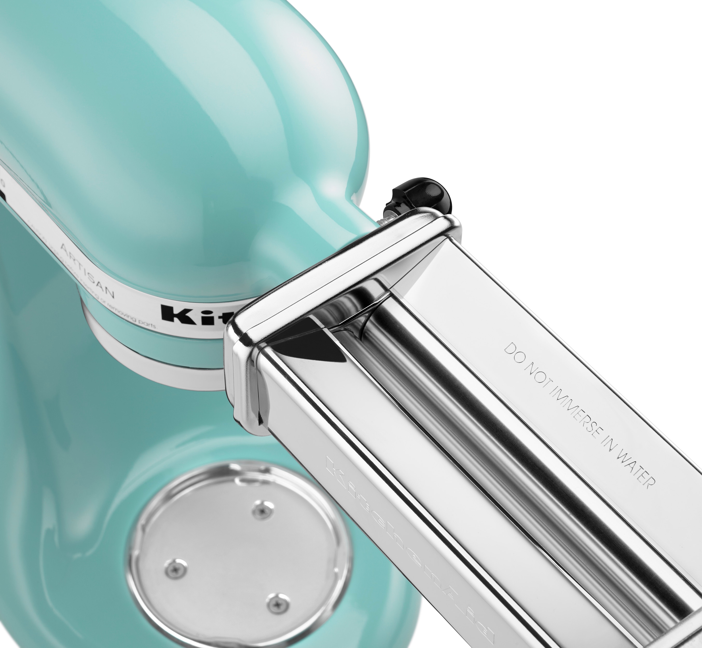 Batidora de pedestal inclinable KitchenAid Artisan Aqua Sky de 5 cuartos KSM150PSAQ