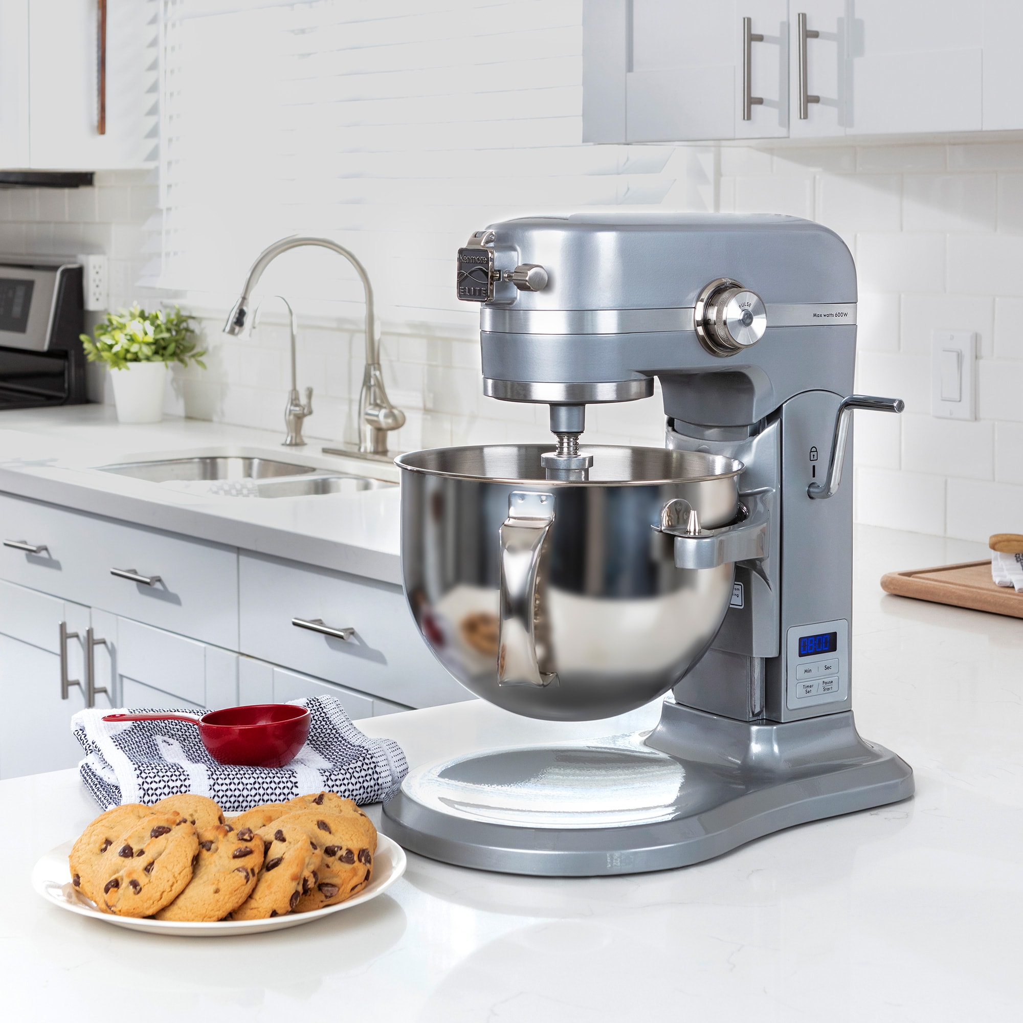 Batidora de pedestal Kenmore Elite resistente con elevación de tazón de 600 vatios y 2 tazones de mezcla de acero inoxidable de 6 cuartos - Ideal para uso comercial o residencial KKESM600M