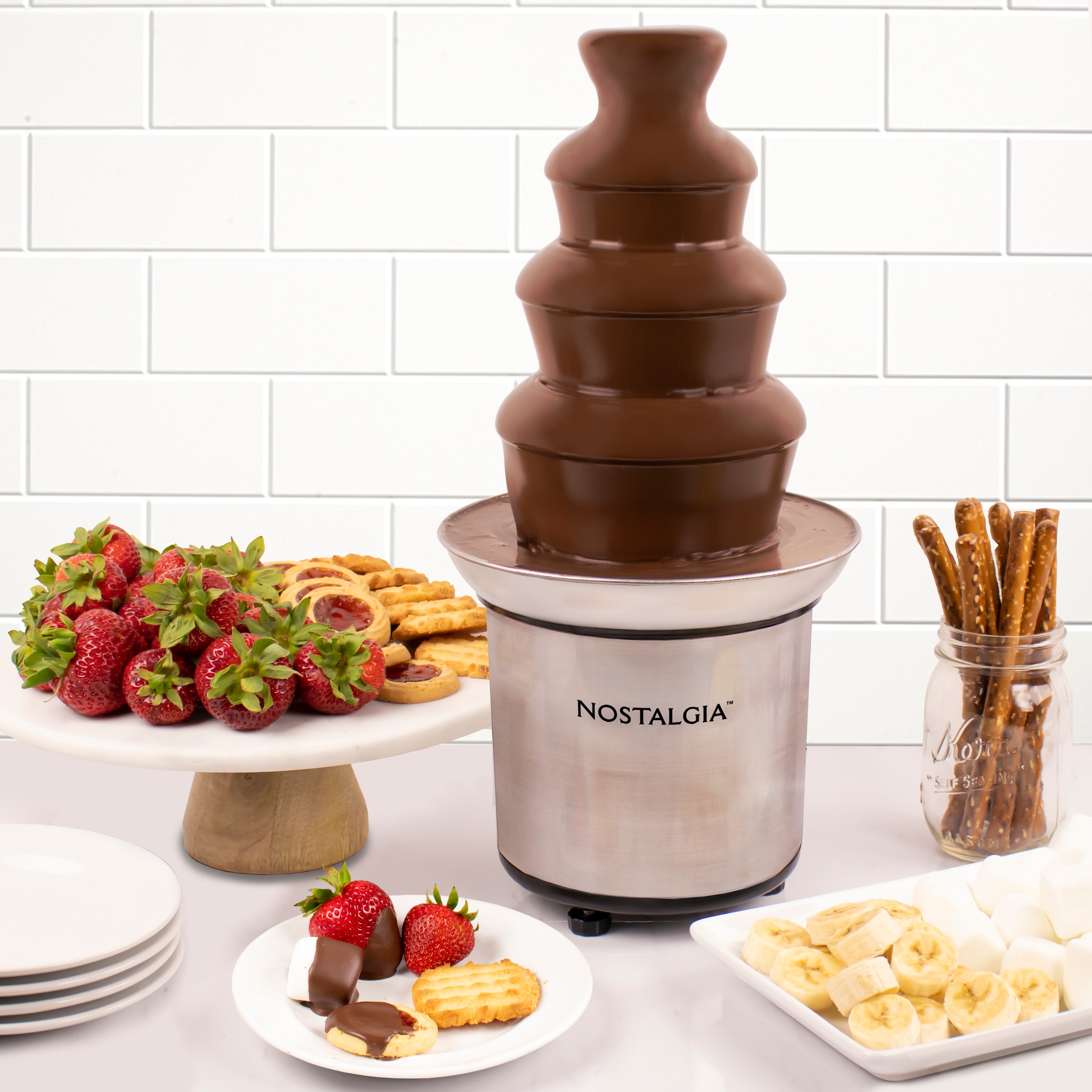 Fuente de chocolate de acero inoxidable de 2 libras para fondue Nostalgia NCFF986SS