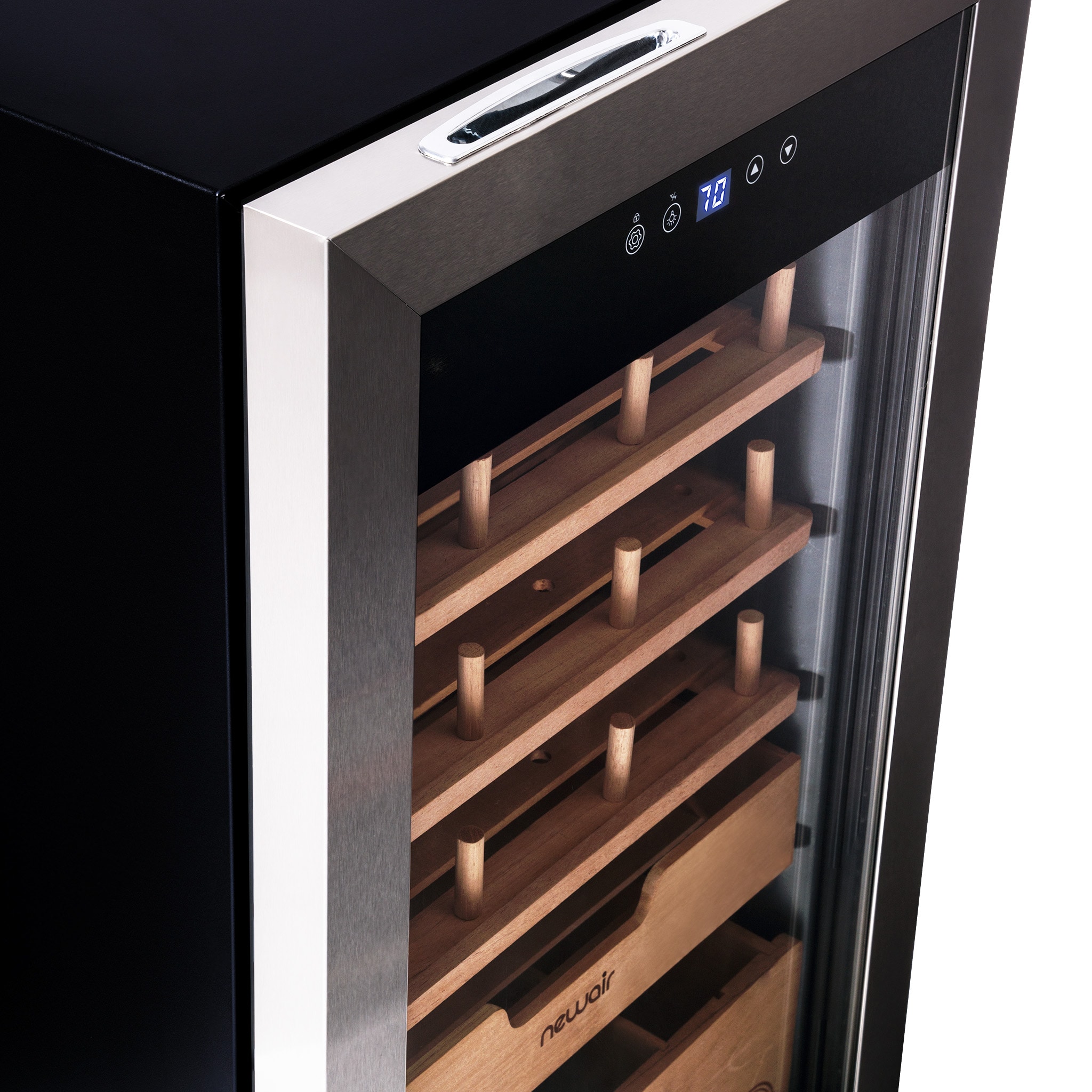 Humidor de gabinete independiente de acero inoxidable y negro NewAir de 29.13 pulgadas x 16.93 pulgadas x 17.72 pulgadas (Capacidad para 500 puros) NCH500SSB0