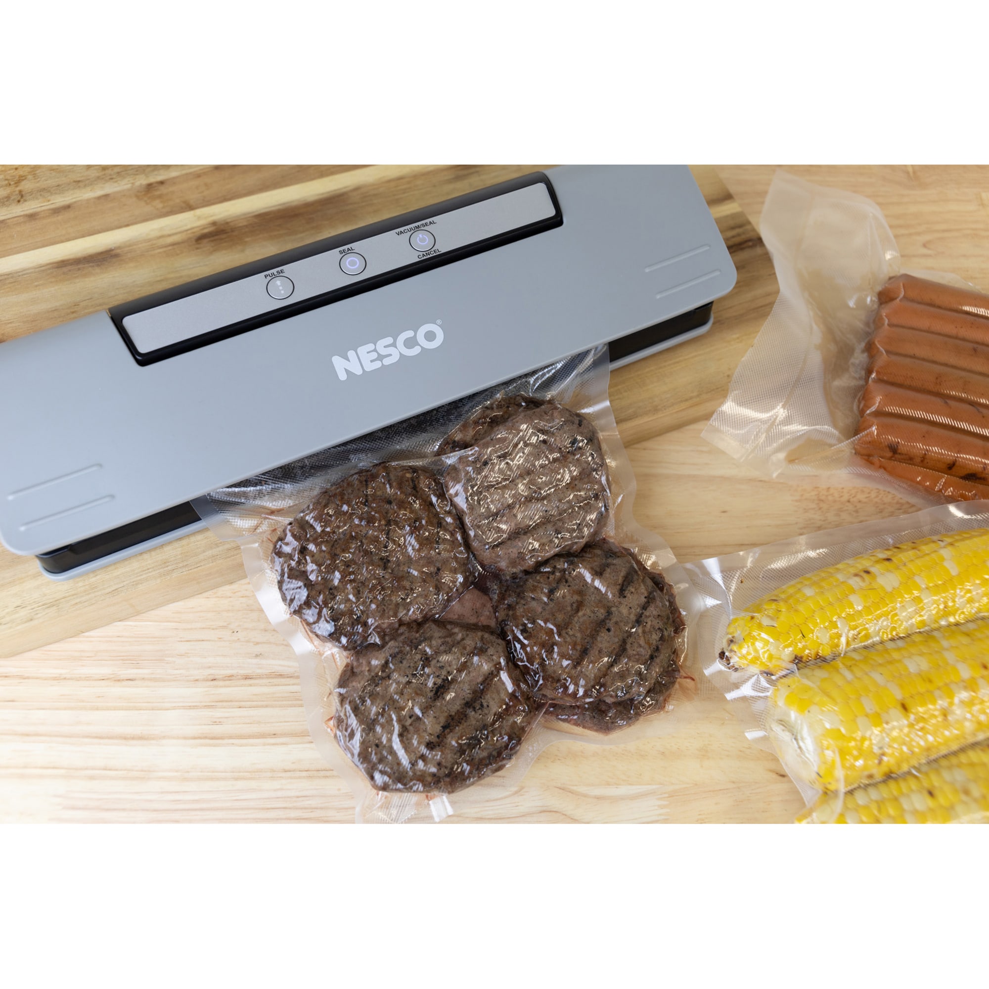 Selladora al vacío Nesco Gray 2.6 pulgadas de alto x 4.06 pulgadas de ancho x 14.88 pulgadas de profundidad (NESVSC1VP)