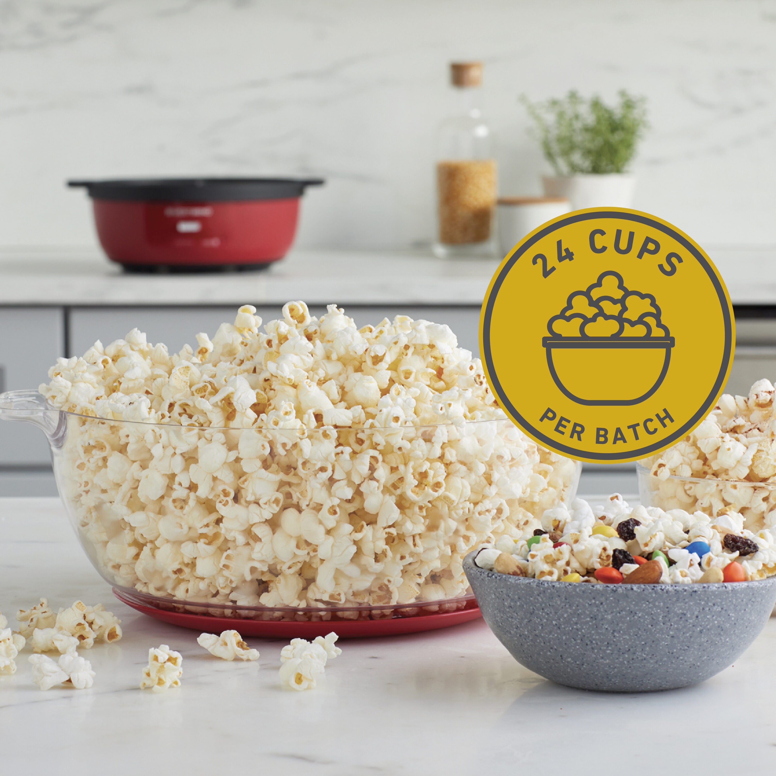 Máquina de palomitas de maíz de sobremesa roja con capacidad de 0.75 tazas West Bend PCWBSCRD13