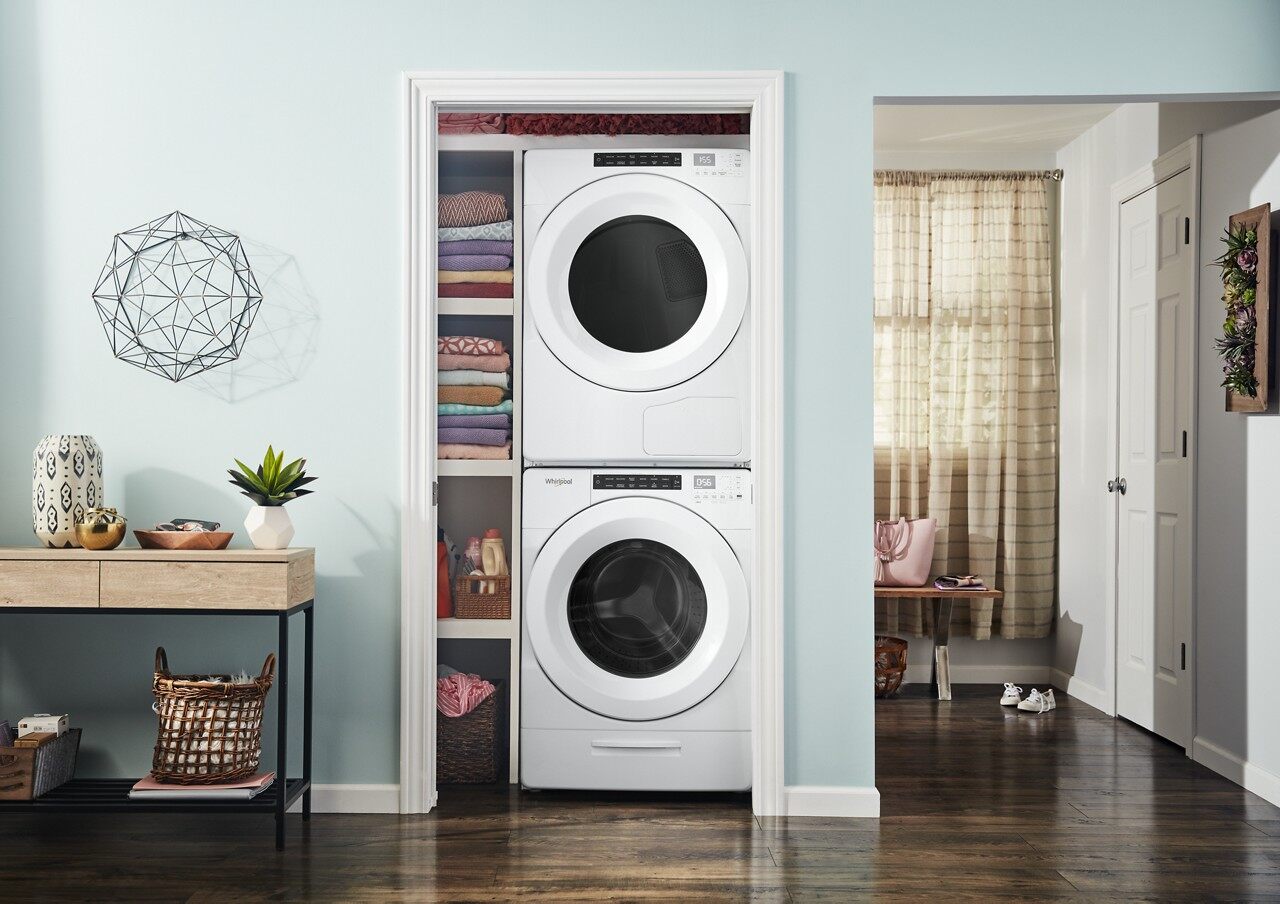 Lavadora de carga frontal apilable de alta eficiencia de 4.3 pies cúbicos (Blanca) ENERGY STAR Whirlpool WFW560CHW