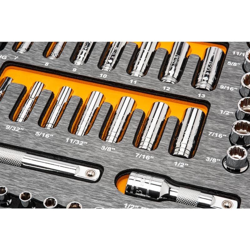 Juego de herramientas mecánicas GEARWRENCH 120XP de 1/4, 3/8 y 1/2 pulgadas, con accionamiento estándar y profundo, en medidas SAE y métricas en bandeja de EVA (94 piezas) - 83071-07.