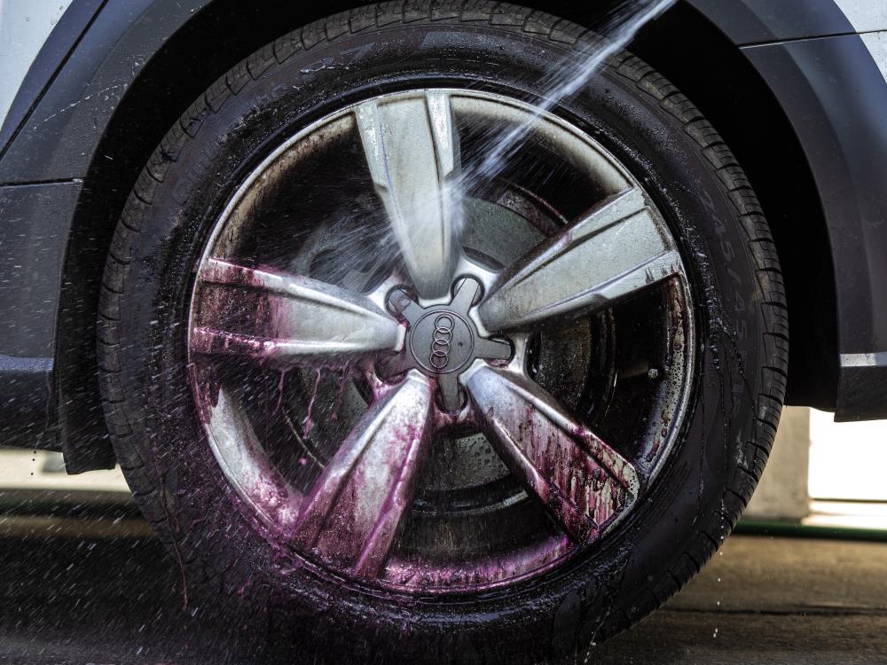 Limpiador definitivo para todas las ruedas de Meguiar's 24 onzas líquidas. Limpieza exterior de coche G180124.