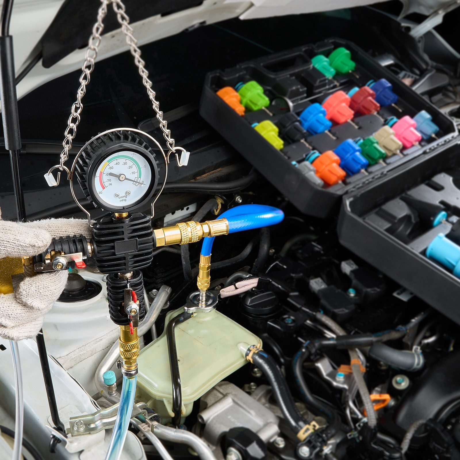 Kit de Prueba de Presión Universal para Radiador VEVOR de 28 piezas, Kit de Prueba de Presión de Refrigerante con Bomba Manual y Tapas de Prueba codificadas por Color, Kit de Recarga de Vacío de Refrigerante para Sistemas de Enfriamiento de Autos, Motocicletas y Camiones SRQLQYYLCSY29E5NUV0.