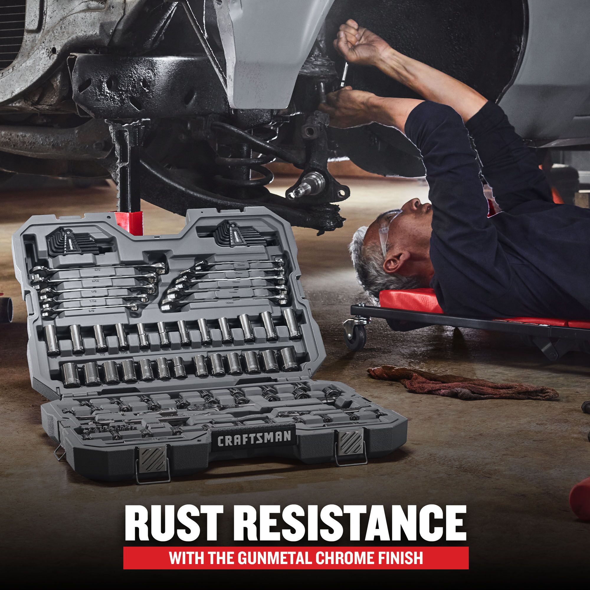 Juego de herramientas para mecánicos CRAFTSMAN OVERDRIVE de 154 piezas en acabado cromo gunmetal estándar y métrico con estuche resistente - Modelo CMMT99154L