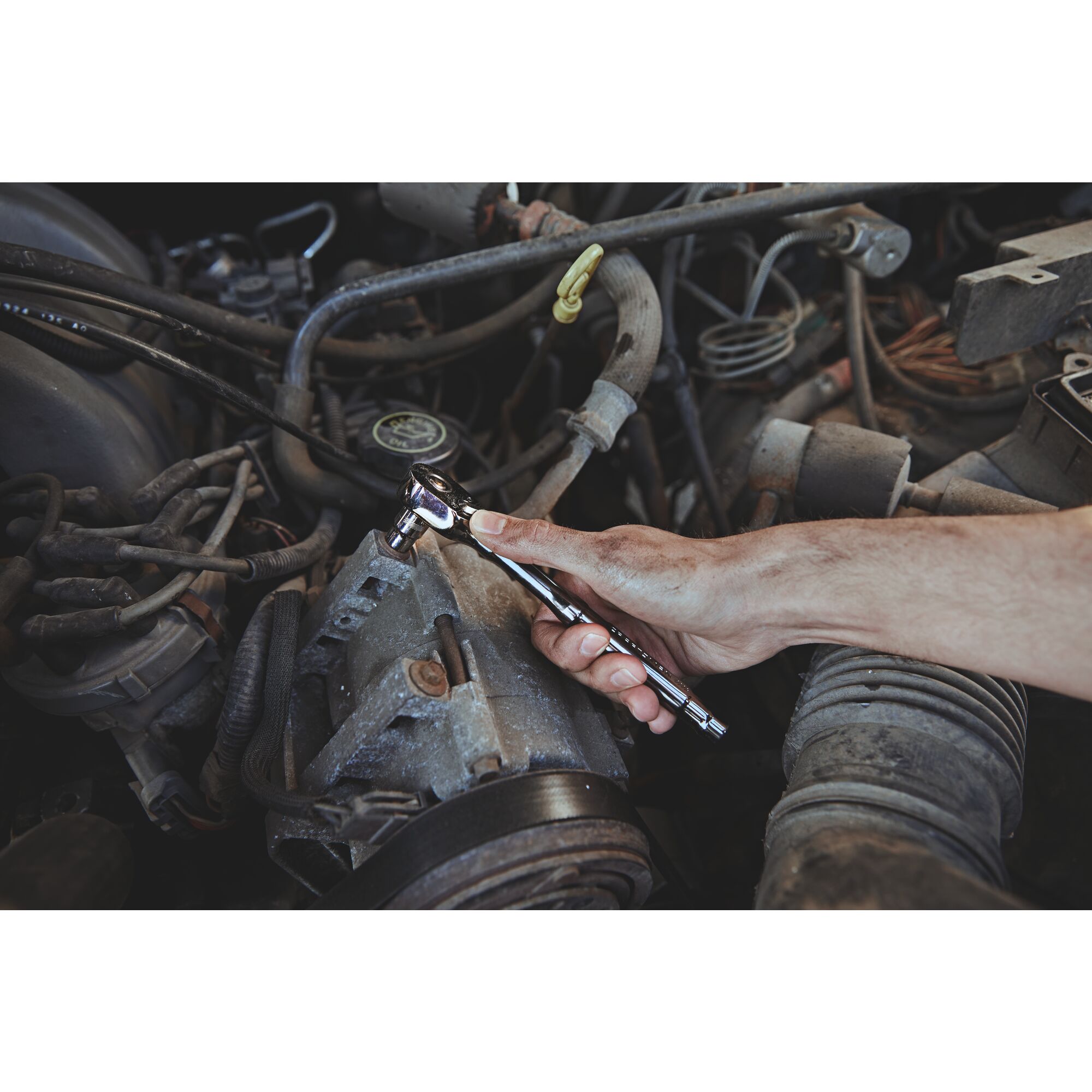 Juego de herramientas para mecánicos con estuche resistente: CRAFTSMAN OVERDRIVE de 99 piezas estándar (SAE) y métricas en cromo cañón con acabado en color bronce.