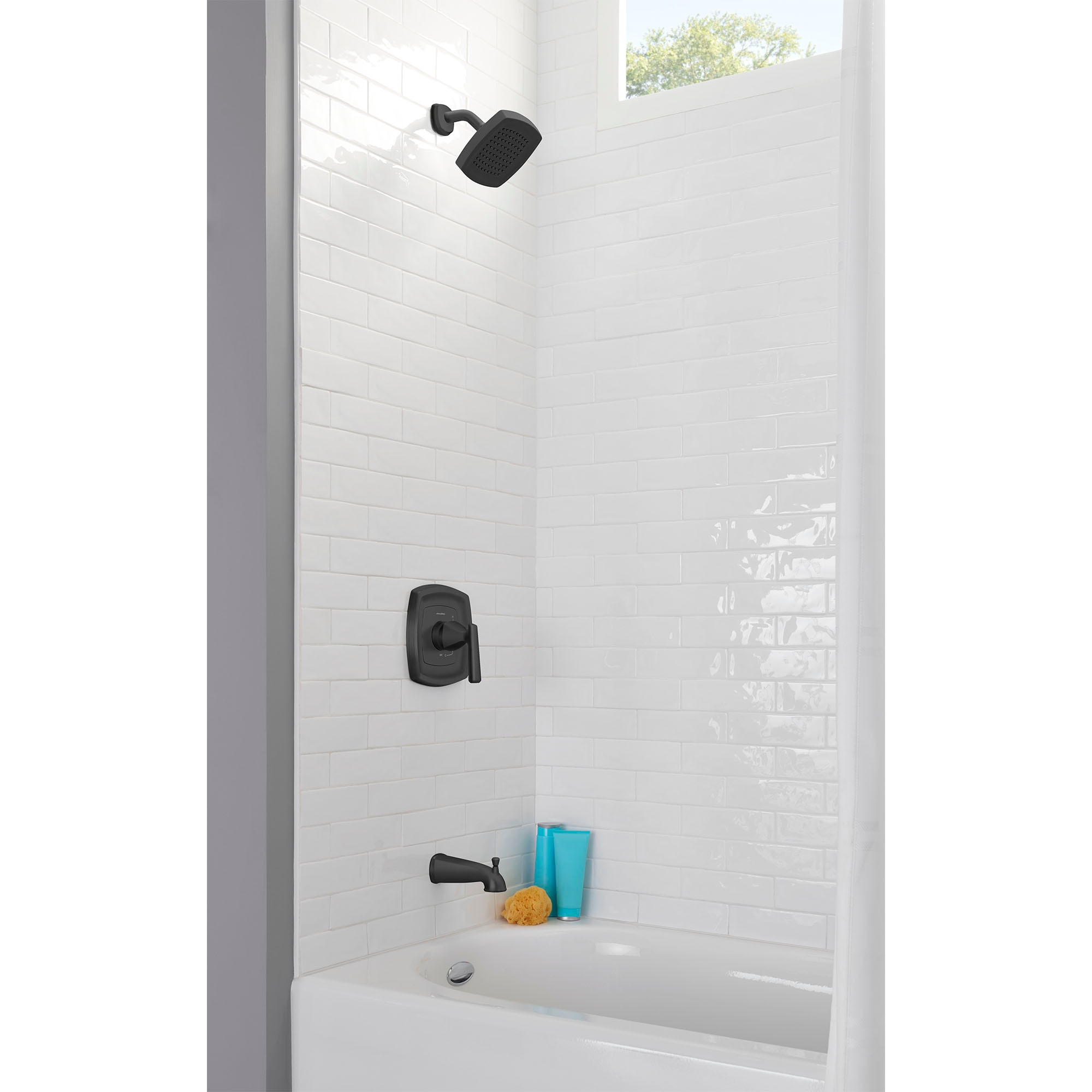 American Standard Edgemere Negro Mate Regadera de mano de 1 manija de 5.75 pulgadas.