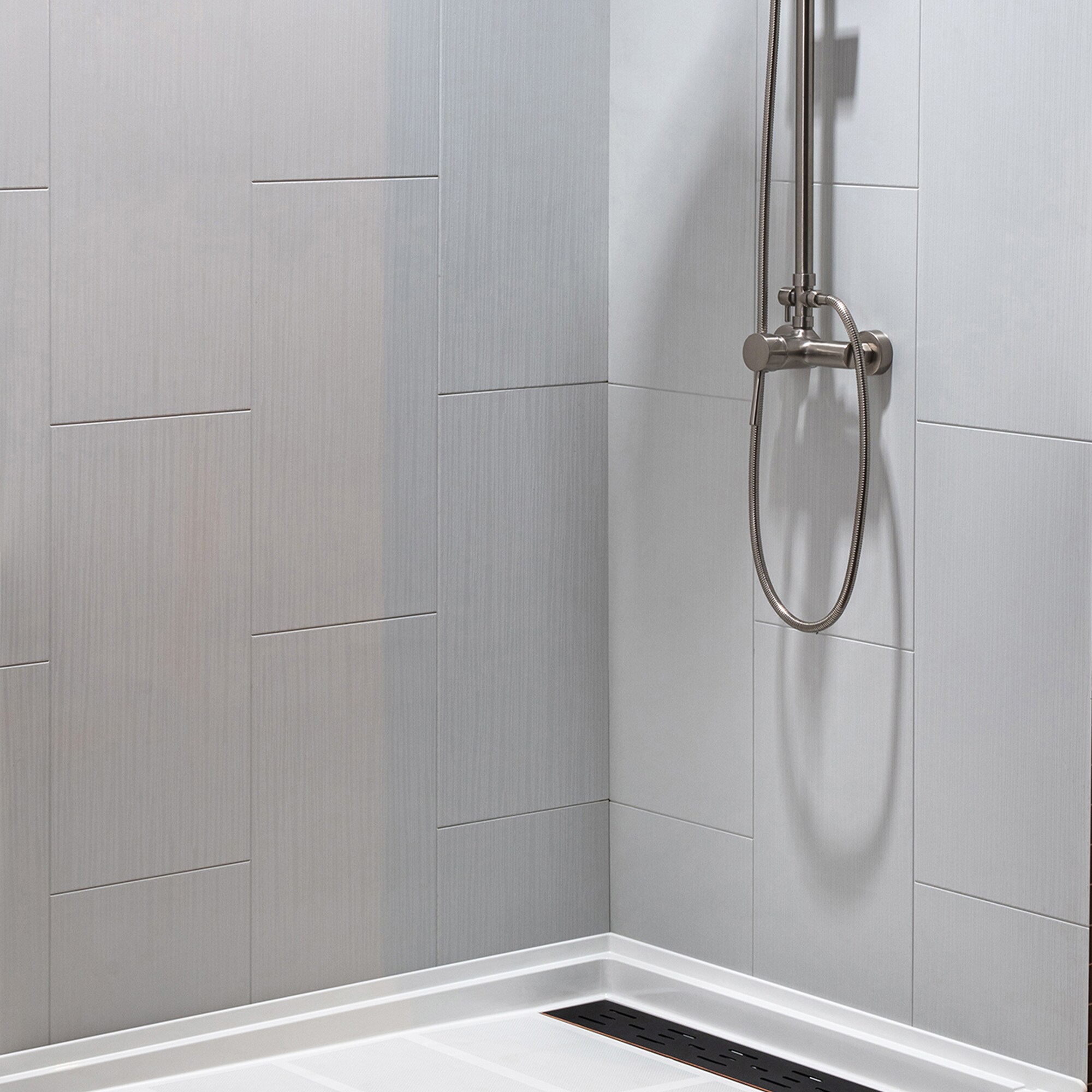Kit de panel de ducha encajable en alacena de 60 pulgadas de ancho por 60 pulgadas de profundidad por 36 pulgadas de alto en blanco mate Woodbridge Wooler 3.0 piezas LSWP117