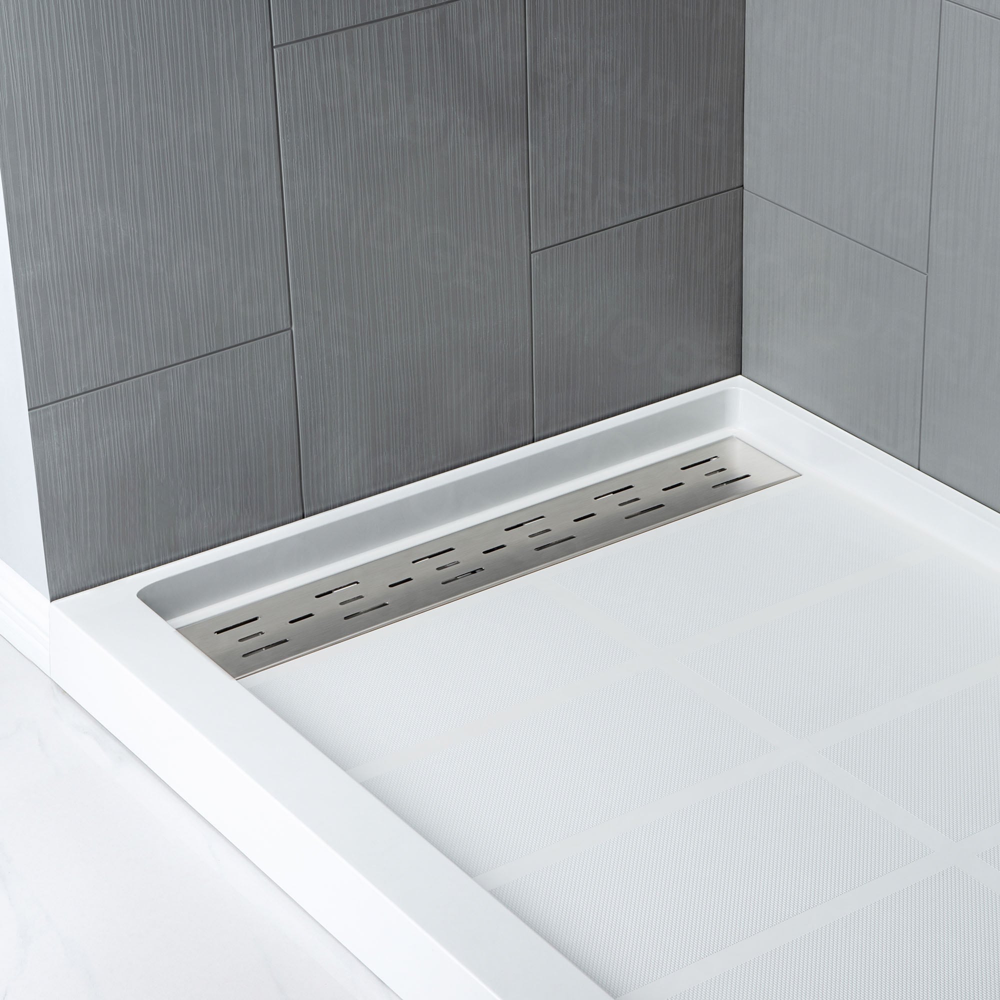 Kit de panel de ducha alcove Woodbridge Wooler de 60 pulgadas x 60 pulgadas x 36 pulgadas en gris mate de 3.0 piezas