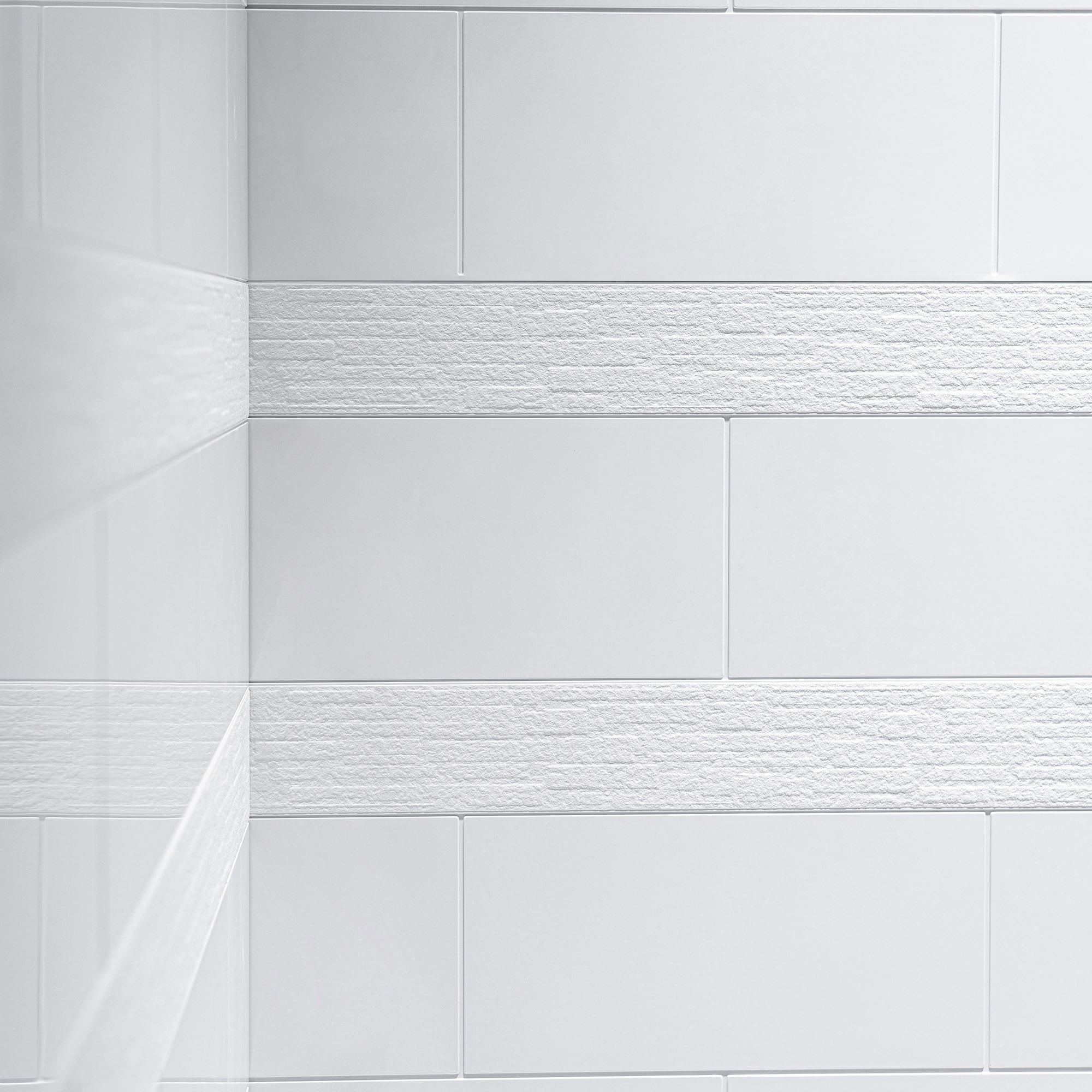 Kit de panel de ducha encajable en 4 piezas de Woodbridge Haydon de alto brillo blanco de 30 pulgadas de ancho x 60 pulgadas de largo x 79 pulgadas de alto