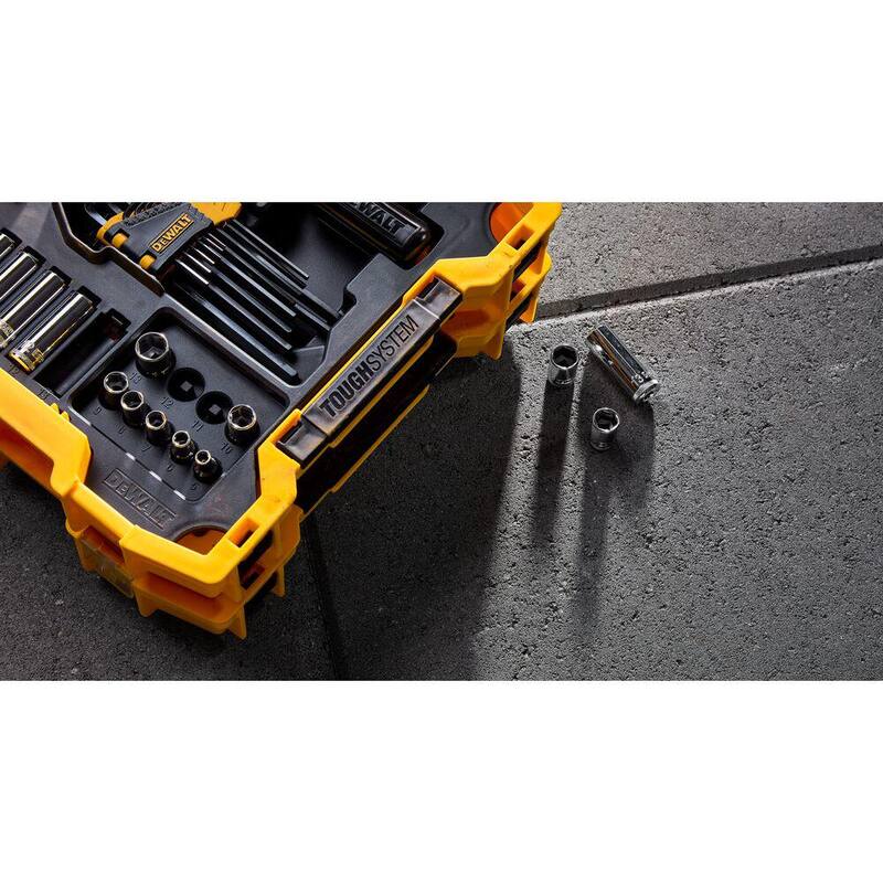 Juego de herramientas para mecánica DEWALT de 1/4 y 3/8 pulgadas con bandejas Toughsystem (131 piezas) - DWMT45402