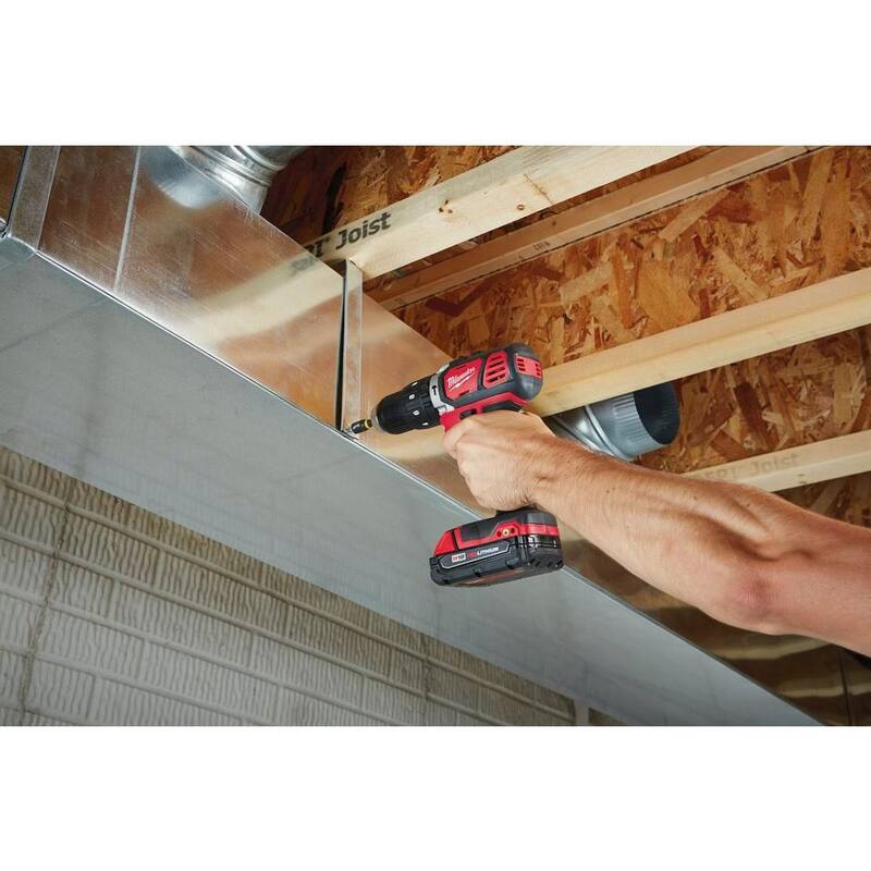 Milwaukee M18 Taladro Percutor Inalámbrico de Iones de Litio de 1/2 pulgada con Kit de 2 baterías de 1.5Ah, cargador y estuche rígido - 2607-22CT