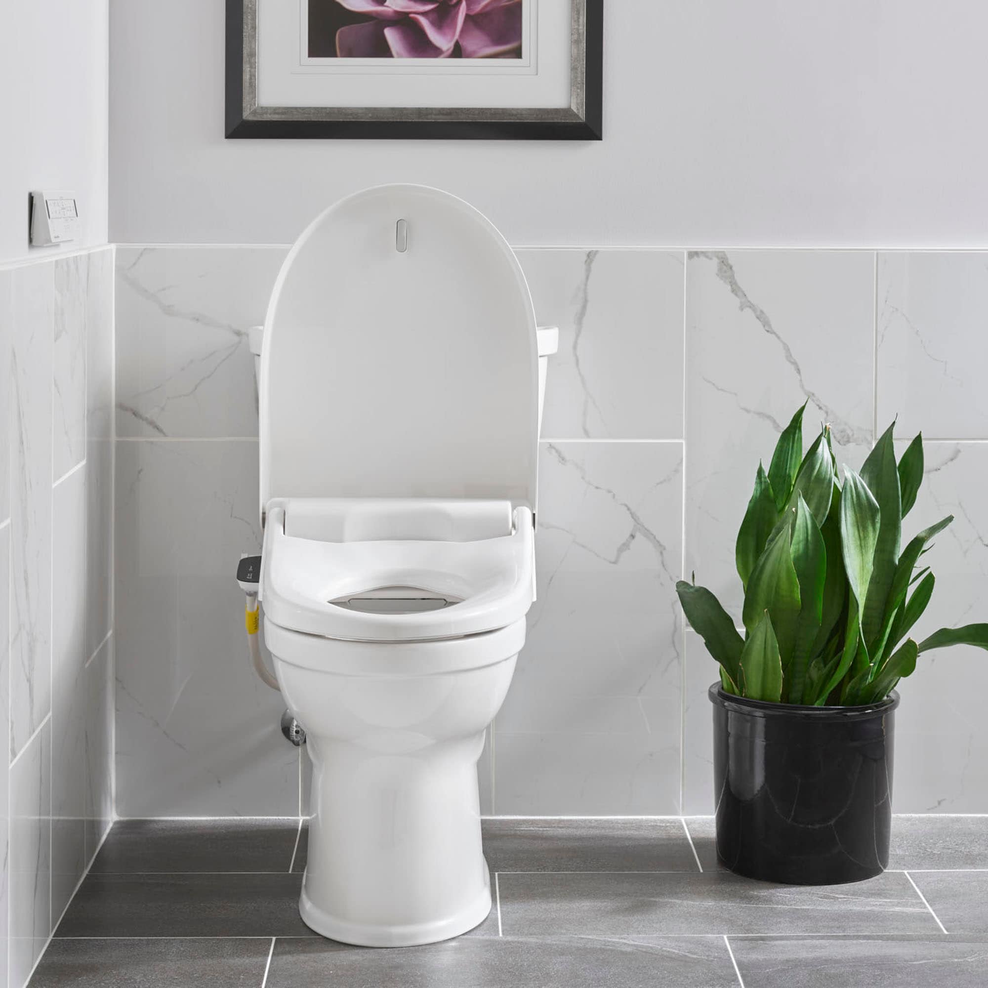 Asiento de inodoro bidet alargado inteligente blanco de plástico con cierre suave y calefacción American Standard Advanced Clean 2.5