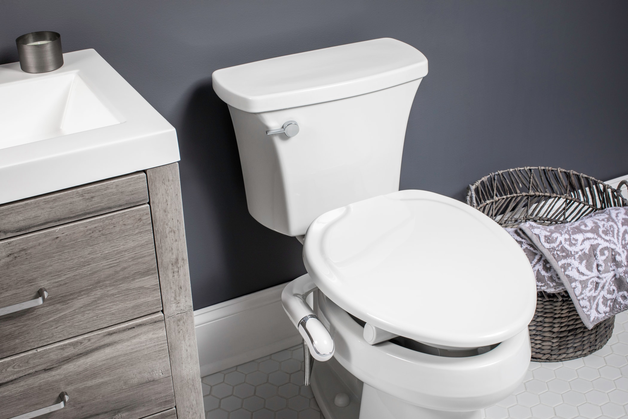 Asiento de bidet alargado de plástico blanco de Bemis E85320H20 ARM