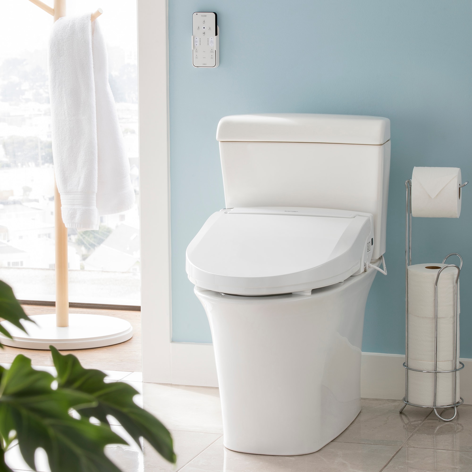 Asiento de Inodoro con Bidé Calefaccionado de Cierre Suave en Plástico Blanco Elongado Brondell Swash Select DR802-EW