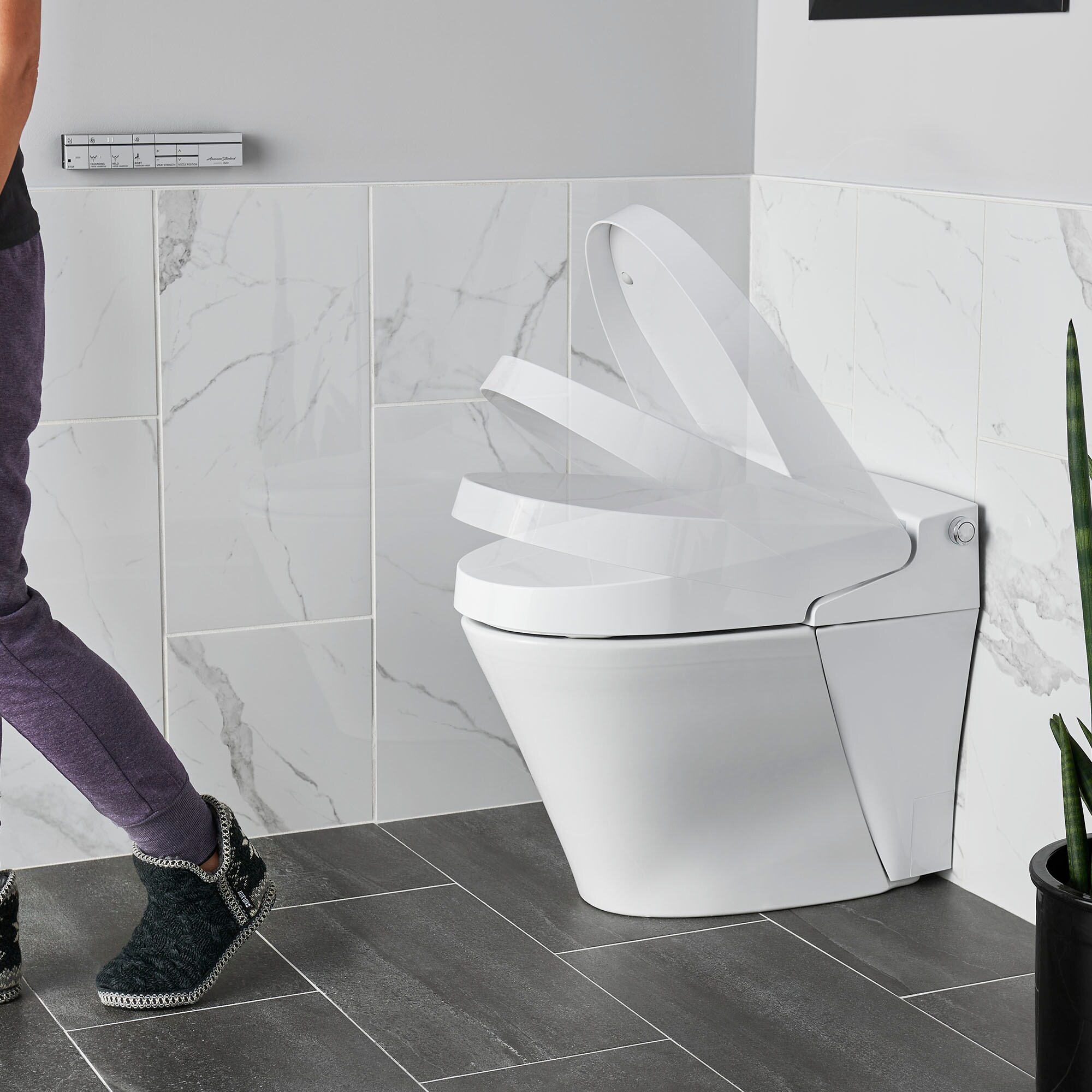 Asiento de retrete alargado de plástico blanco con bidé  American Standard Advanced Clean 100 SpaLet, cierre suave inteligente y caliente 8017A60GRC-291