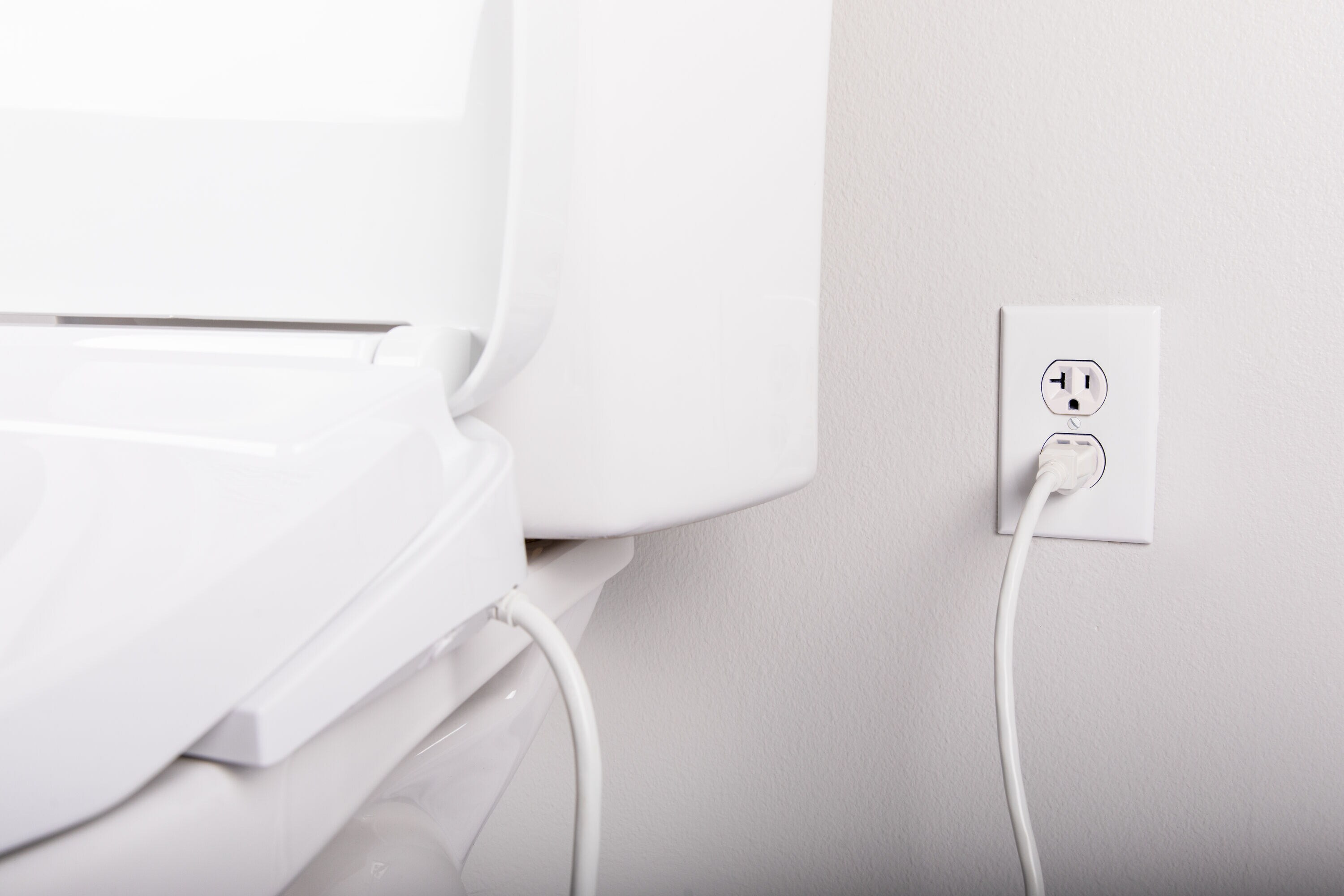 Asiento de bidé alargado de plástico blanco con cierre suave y calefacción Niagara Hydrotech(TM) SB-EL1000