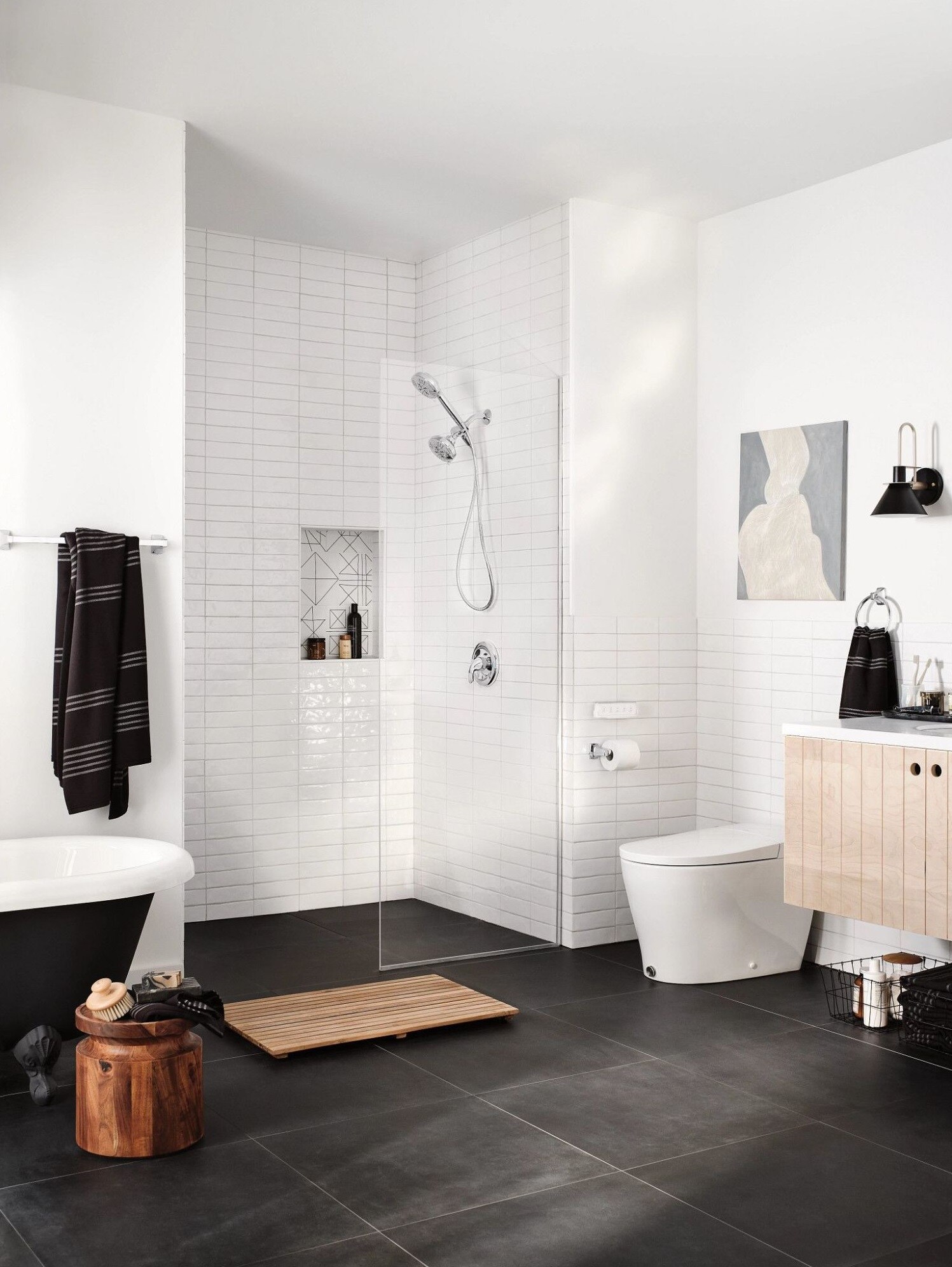 Bidet inteligente de una pieza de altura de silla alargada, cierre suave, color blanco, con descarga eficiente de 1.0 galones por descarga.
