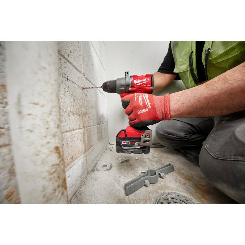 Juego de Taladro Percutor Inalámbrico sin Escobillas Milwaukee M18 Fuel de 18 V con Li-Ion de 1/2 pulgadas, Router M18 FUEL y Sierra de Calar M18 FUEL - 2904-22-2723-20-2737-20.