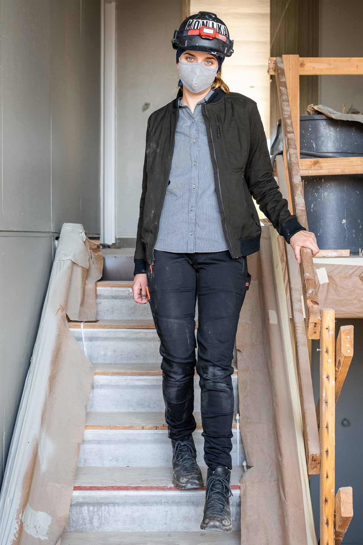 Pantalones de Trabajo Negros para Mujer de Dovetail Workwear (Talla 6/8 x 31)