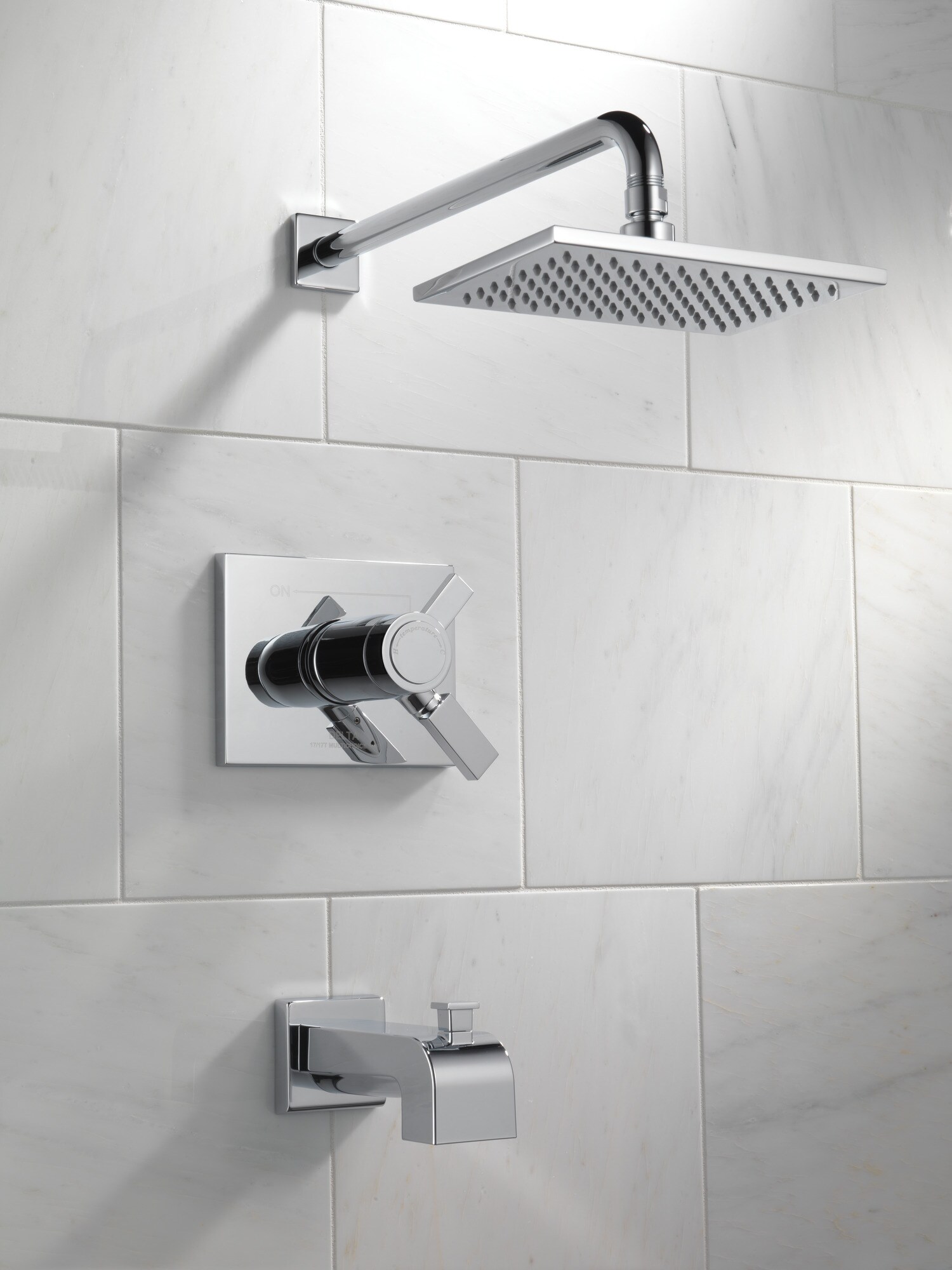 Llave de bañera y ducha cuadrada cromada de dos manijas con termostato Vero Delta, incluye válvula de función única de 8.656 pulgadas.