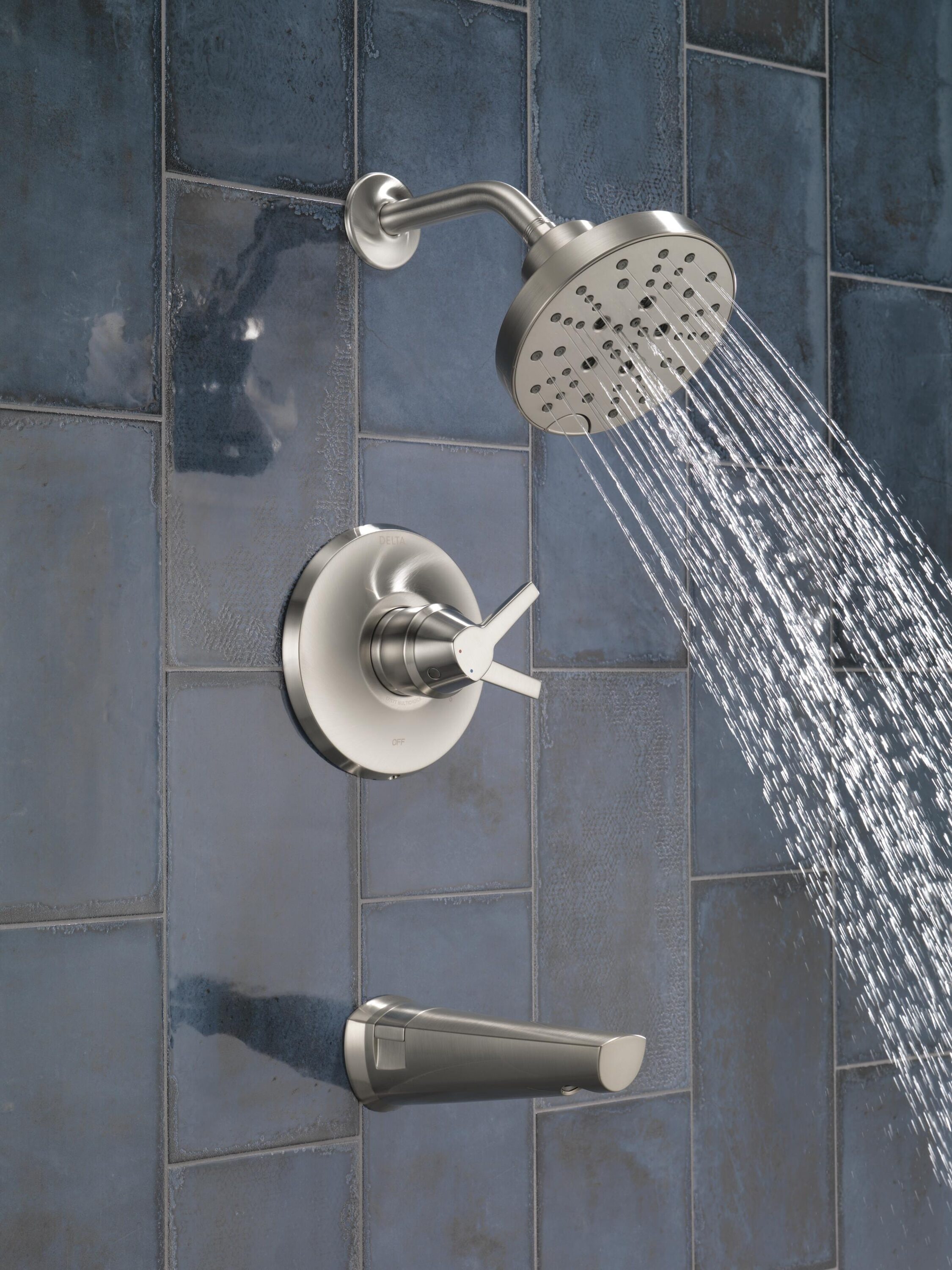 Grifo de bañera y ducha redondo de 6 pulgadas de acero inoxidable con dos manijas y funciones múltiples Delta Galeon Lumicoat T17472-SS-PR.