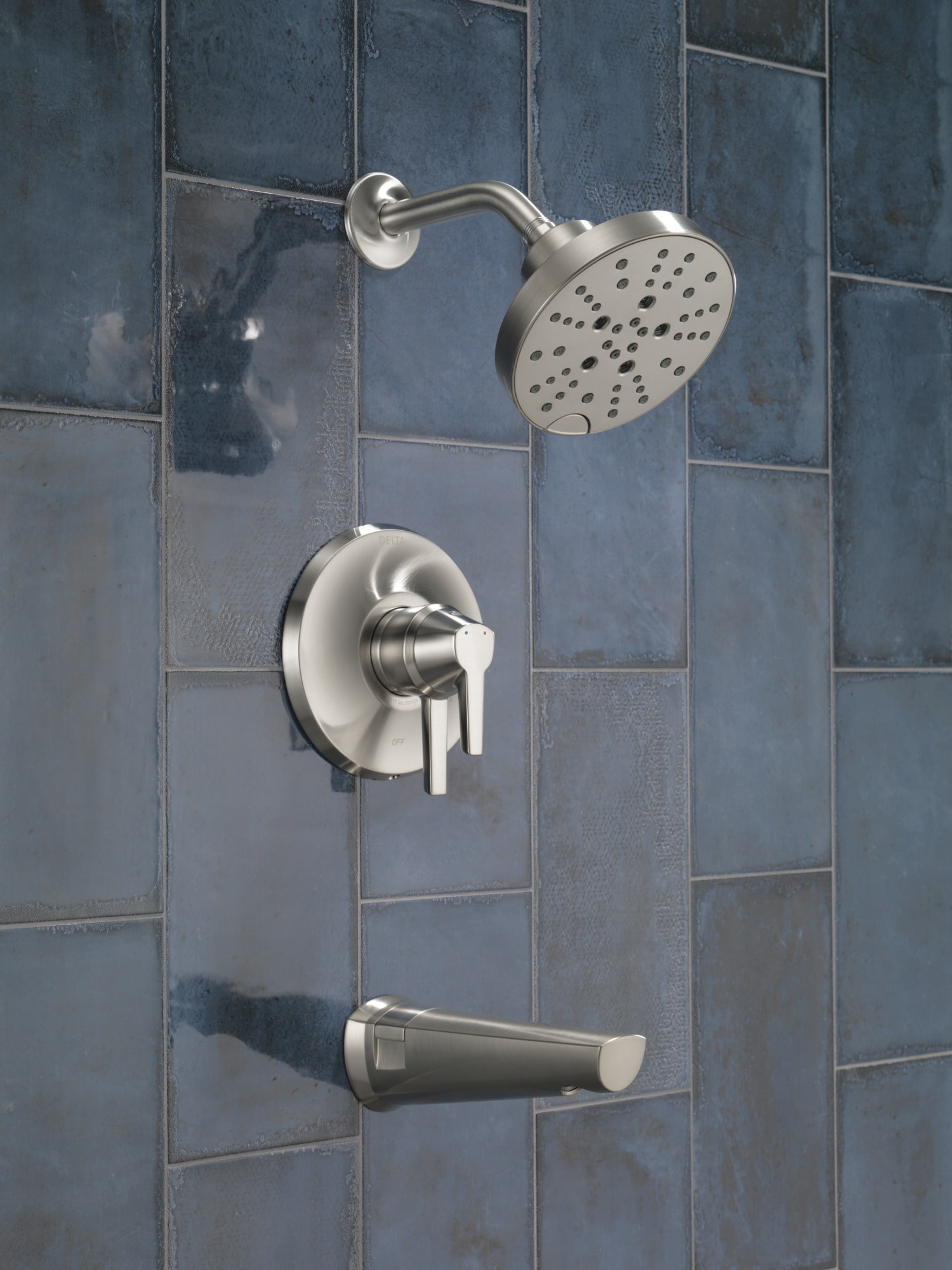 Grifo de bañera y ducha redondo de 6 pulgadas de acero inoxidable con dos manijas y funciones múltiples Delta Galeon Lumicoat T17472-SS-PR.