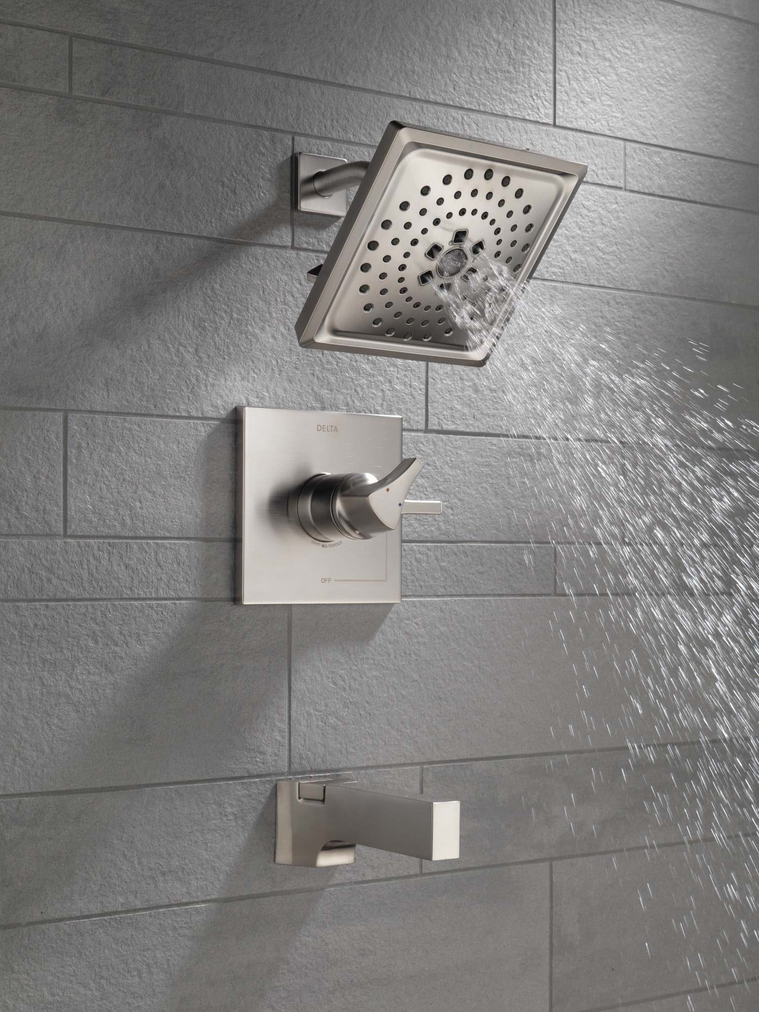 Grifo para bañera y ducha de acero inoxidable de doble mango y función múltiple de 7.6875 pulgadas cuadradas Delta Zura T17474-SS