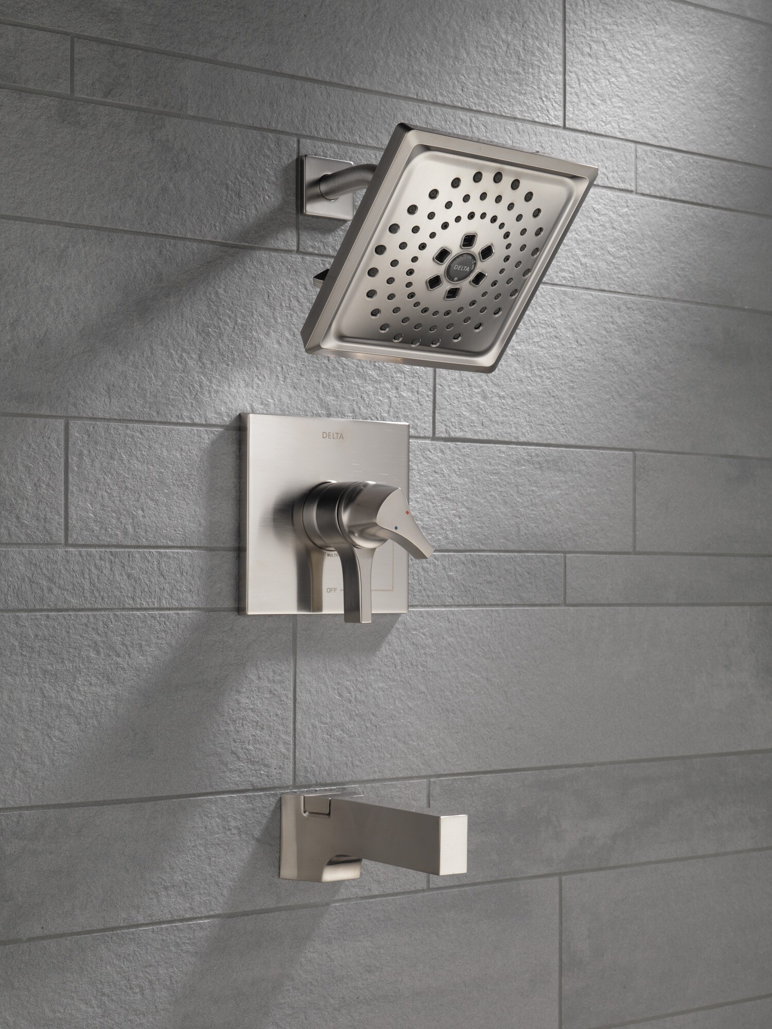 Grifo para bañera y ducha de acero inoxidable de doble mango y función múltiple de 7.6875 pulgadas cuadradas Delta Zura T17474-SS