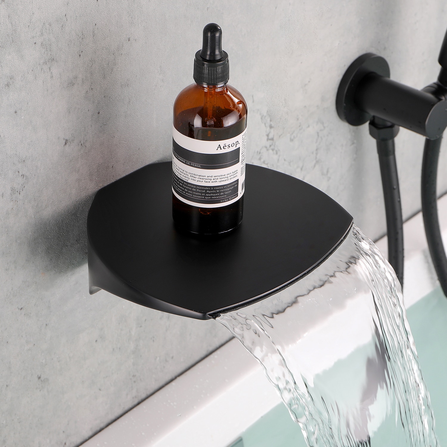 Grifo de bañera y ducha de mano de un mango en negro de 4.72 pulgadas de forma rectangular Cobbe con válvula SSF0400B