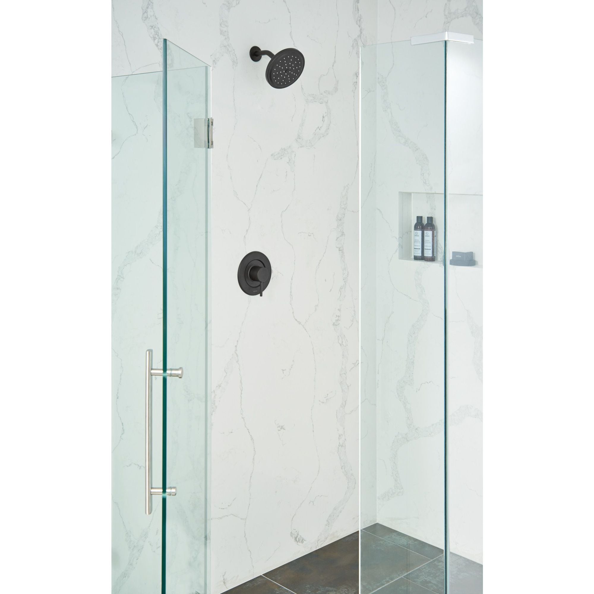 Grifo redondo para bañera y ducha en negro mate de Moen, se vende por separado (Válvula no incluida)