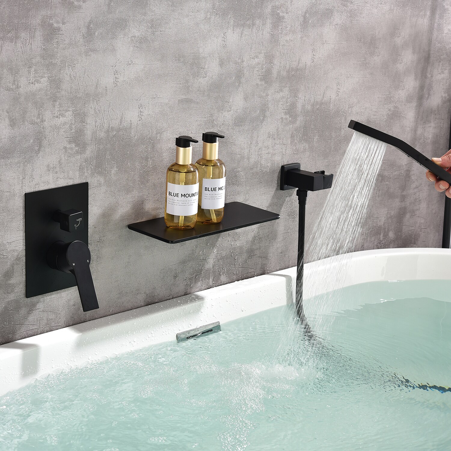 Grifo de bañera y ducha de mano de una sola manija en negro Cobbe con válvula de 1.37 pulgadas