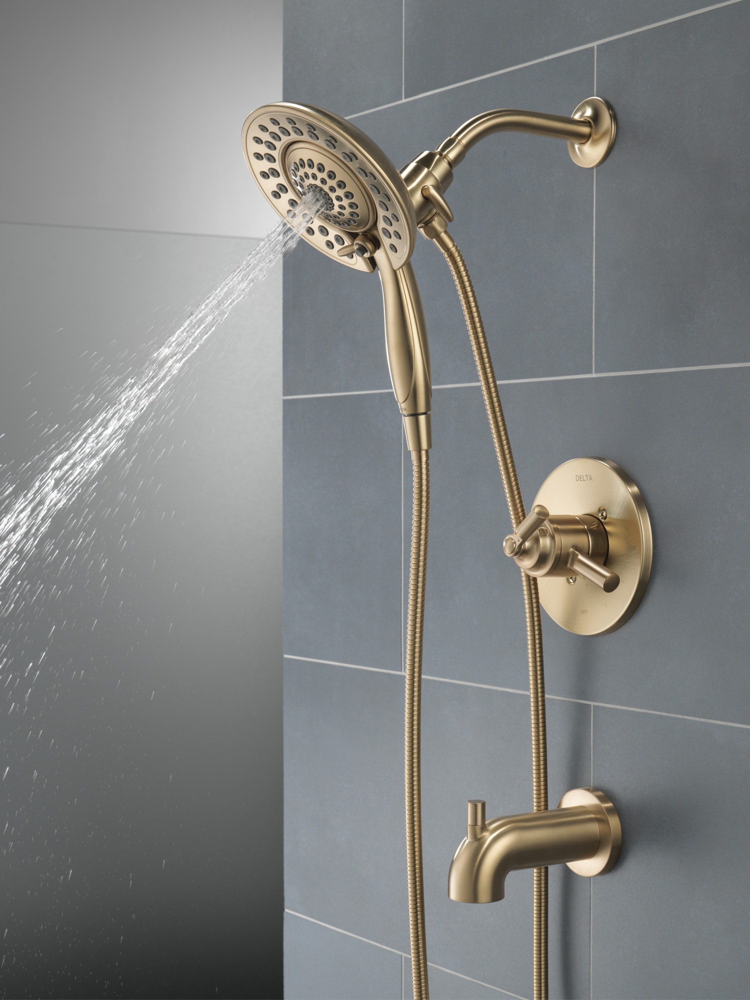 Grifo de bañera y ducha redondo de 6.81 pulgadas, multi-función, de 2 manijas en bronce champagne Delta Saylor T17435-CZ-I.