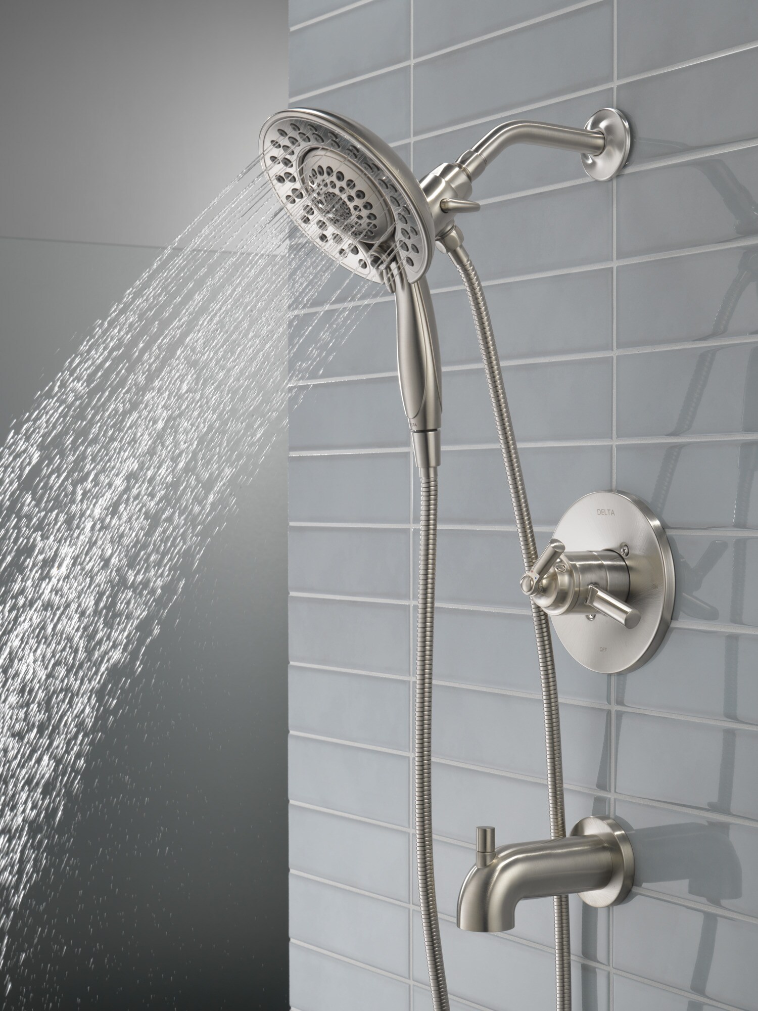 Grifo para bañera redondo de acero inoxidable Delta Saylor con 2 manijas y función múltiple de 6.81 pulgadas
