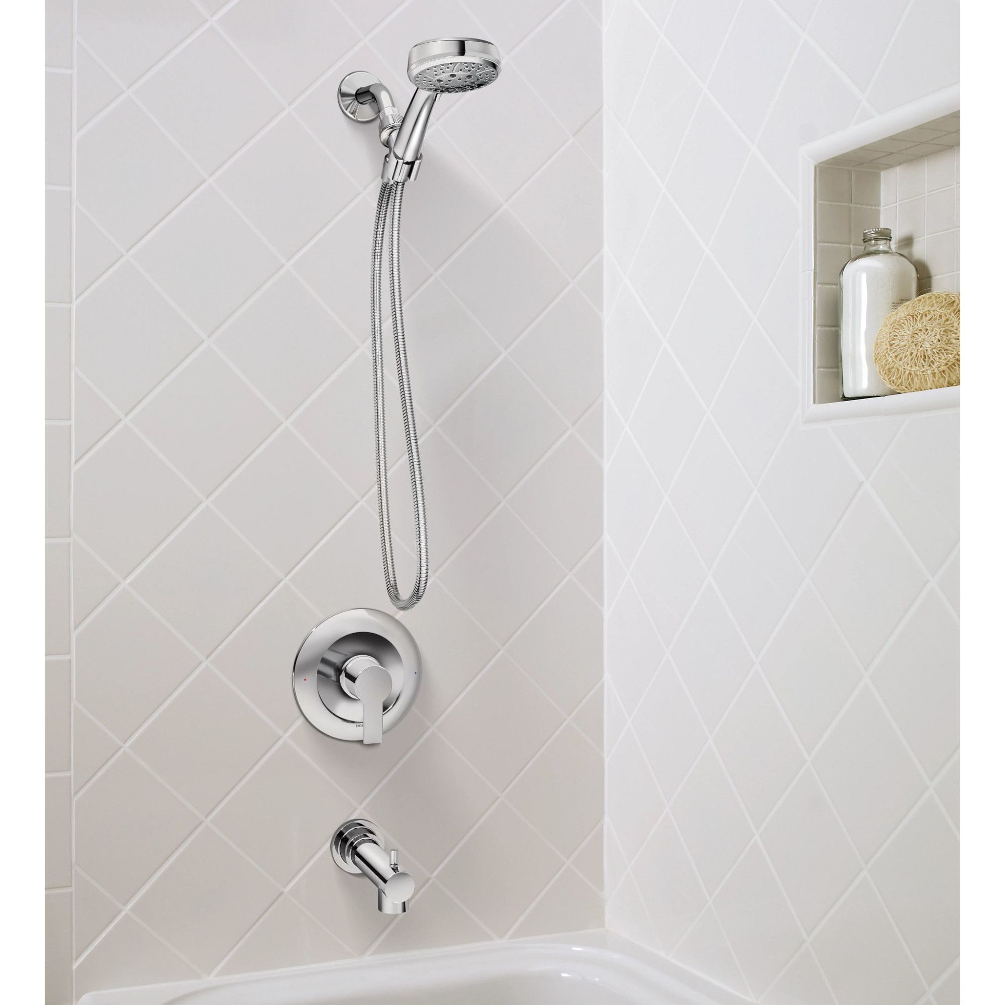 Grifo de bañera y ducha de 4 pulgadas redondo de cromo de 1 mango Moen MEENA con válvula 82618