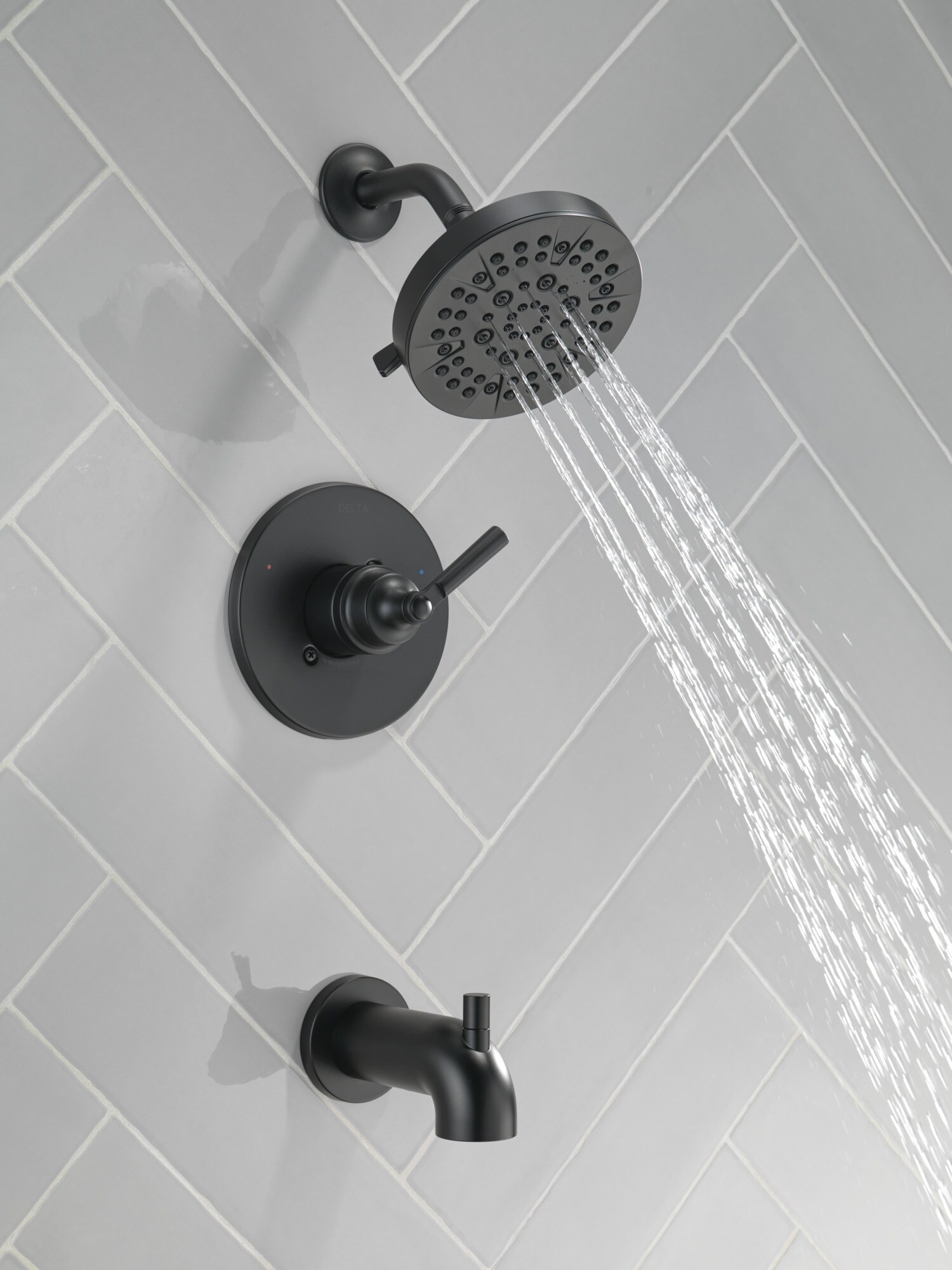 Grifo de bañera y ducha redonda de 6 pulgadas, de color negro mate, de un asa y función múltiple Delta Saylor T14435-BL
