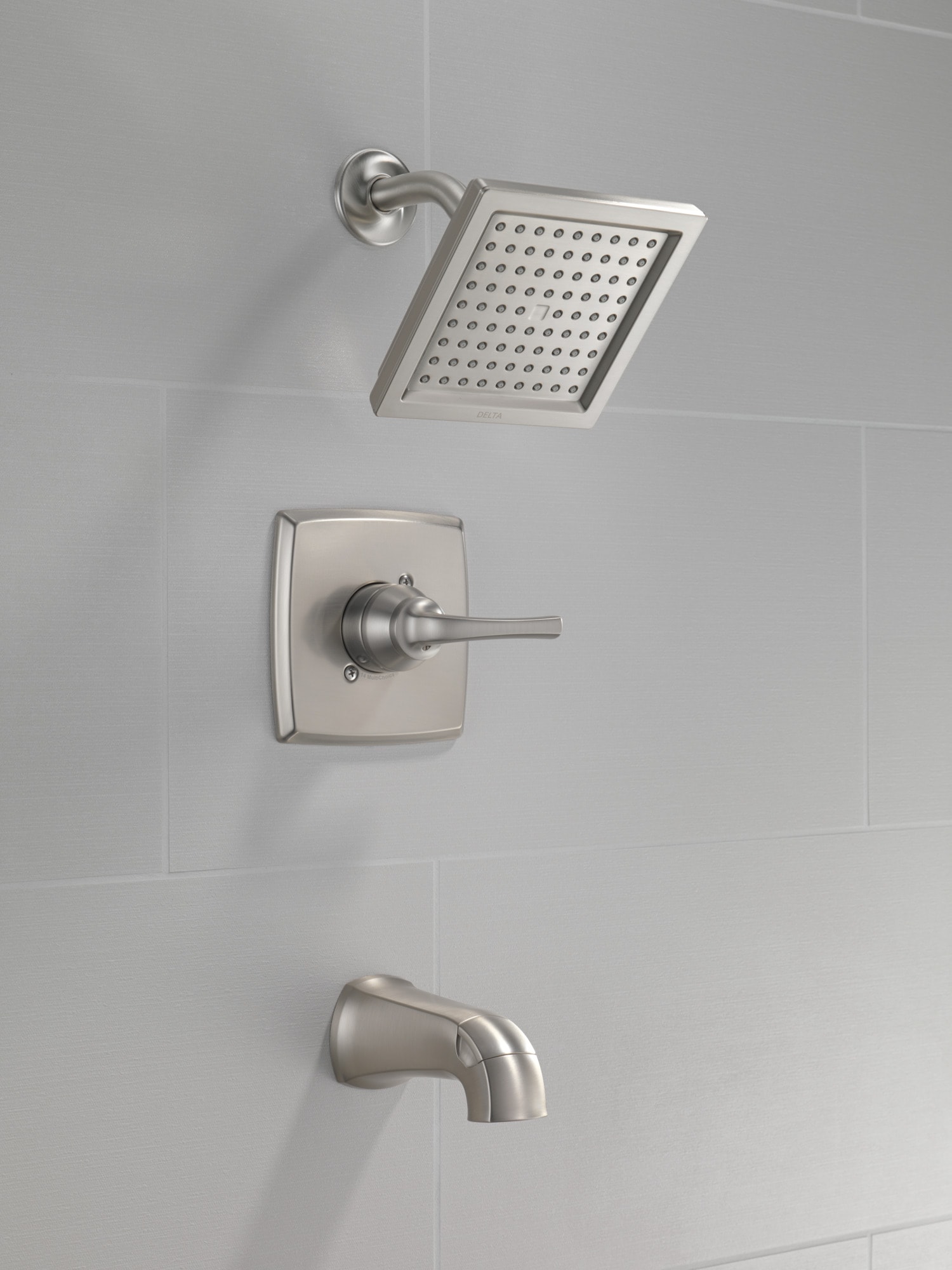 Grifo de bañera y ducha de una sola función de 6.56 pulgadas cuadradas en niquel cepillado con manija individual y tecnología Spotshield Delta Geist, incluye válvula 144864-SP.