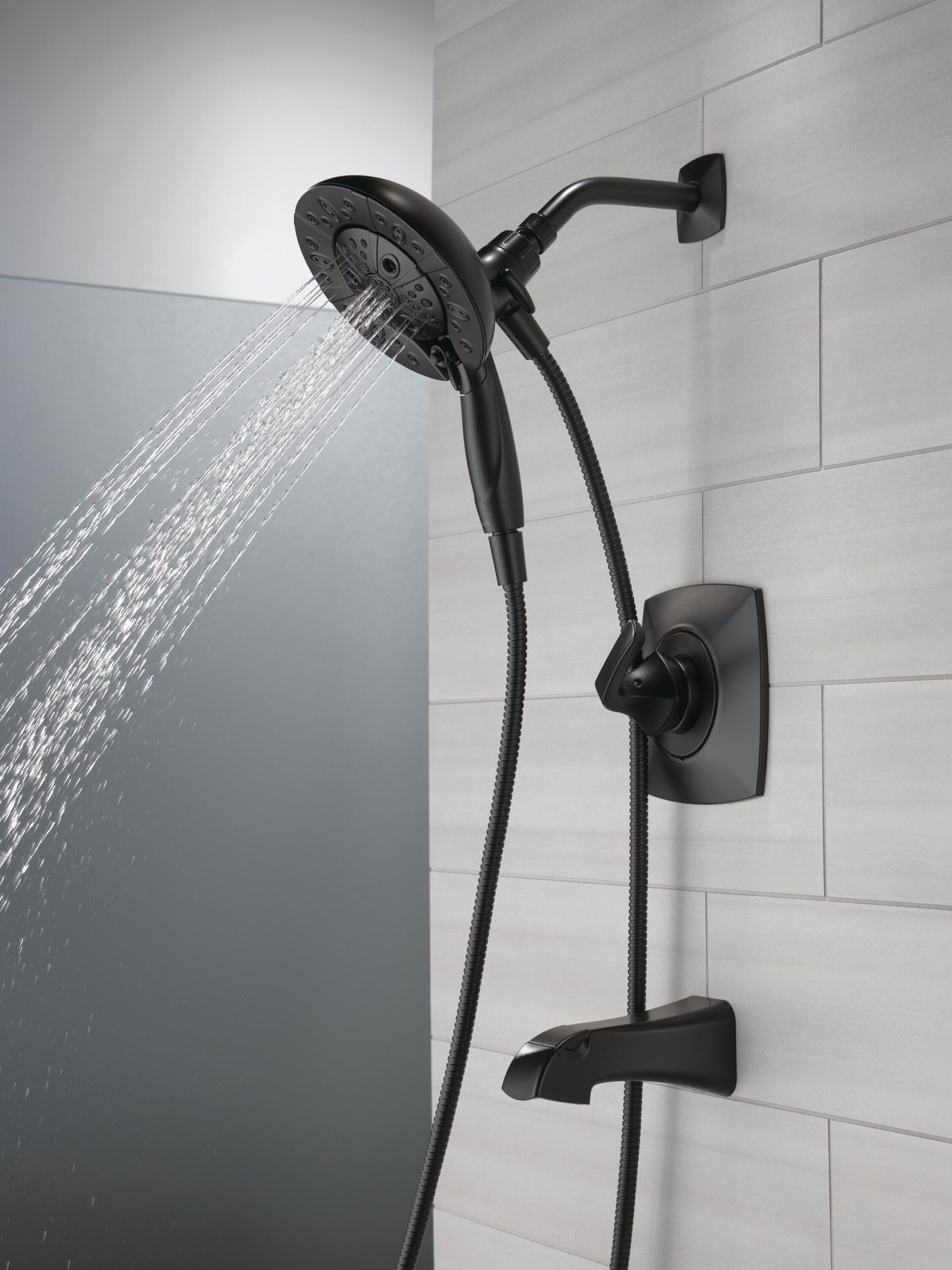 Grifo de Bañera y Ducha Redondo de 7 Pulgadas, de una Manija y Multi-función en Negro Mate Modelo Delta Vesna con Válvula 144789-BL-I