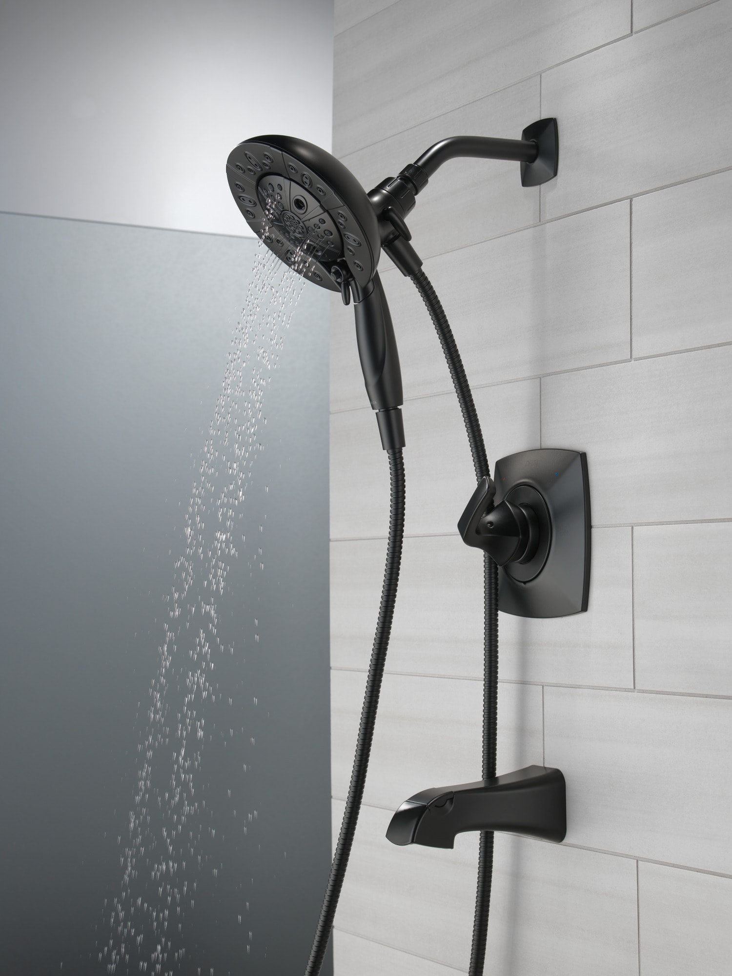 Grifo de Bañera y Ducha Redondo de 7 Pulgadas, de una Manija y Multi-función en Negro Mate Modelo Delta Vesna con Válvula 144789-BL-I