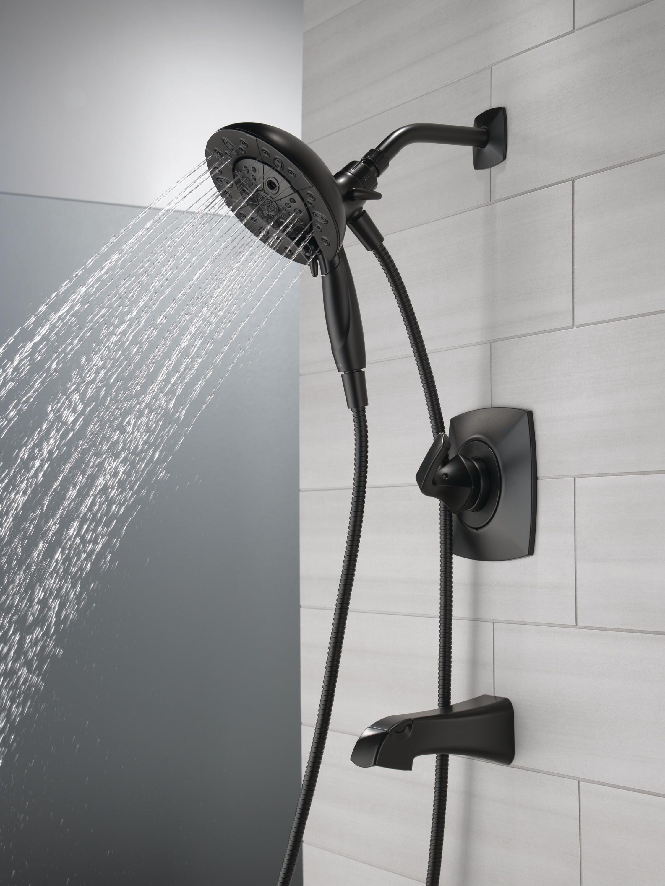 Grifo de Bañera y Ducha Redondo de 7 Pulgadas, de una Manija y Multi-función en Negro Mate Modelo Delta Vesna con Válvula 144789-BL-I