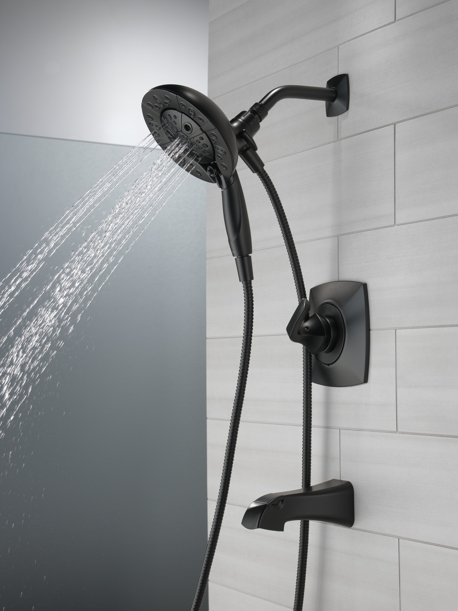Grifo de Bañera y Ducha Redondo de 7 Pulgadas, de una Manija y Multi-función en Negro Mate Modelo Delta Vesna con Válvula 144789-BL-I