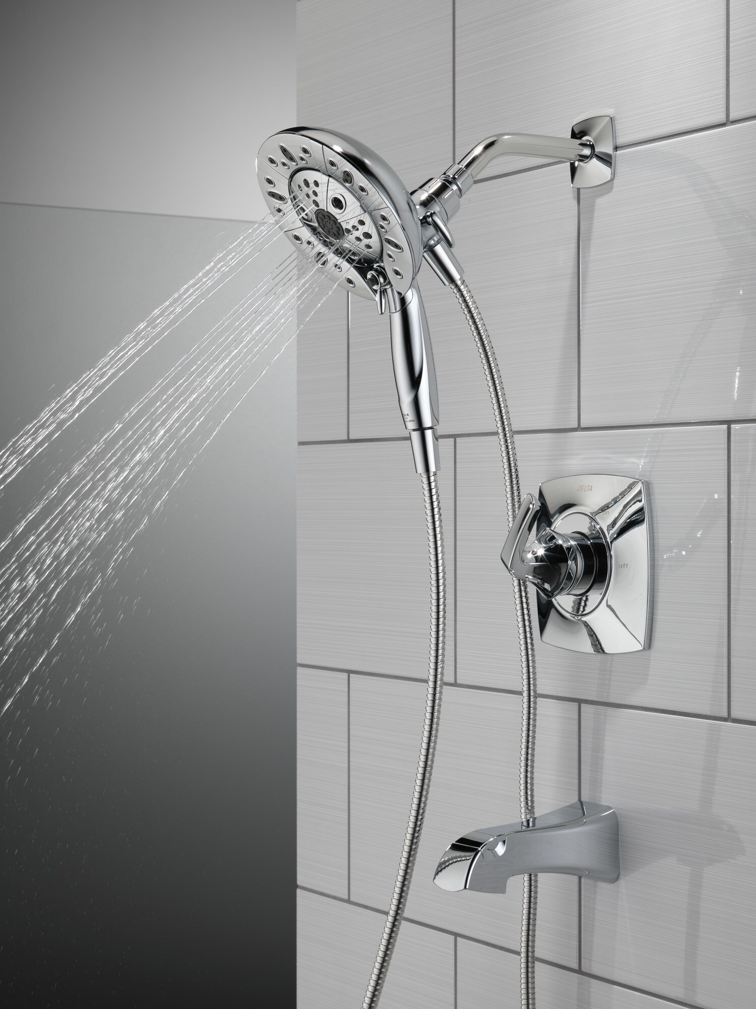 Grifo de bañera redonda y ducha con 1 mango cromado de función múltiple Delta Vesna con válvula 144789-I