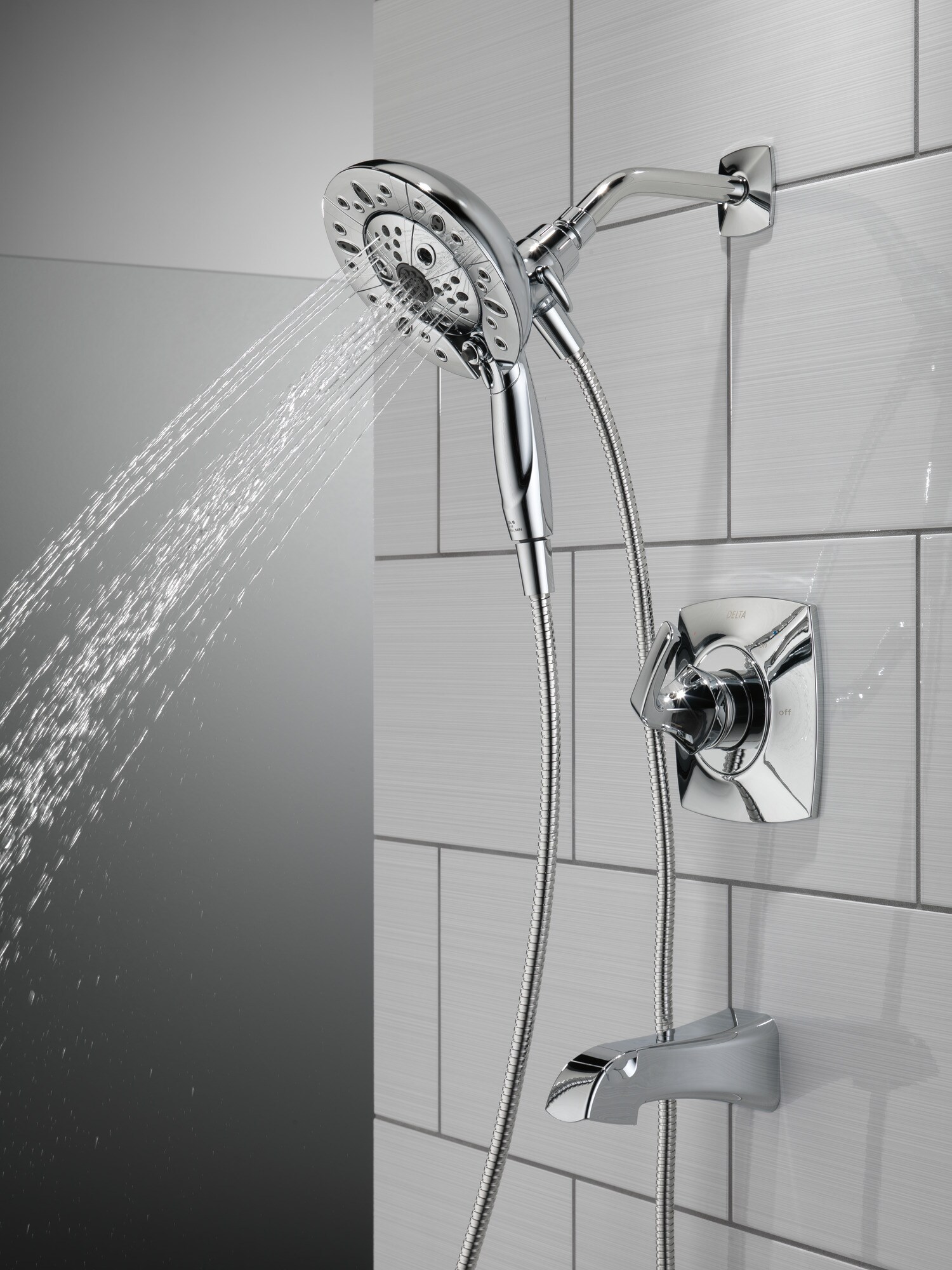 Grifo de bañera redonda y ducha con 1 mango cromado de función múltiple Delta Vesna con válvula 144789-I