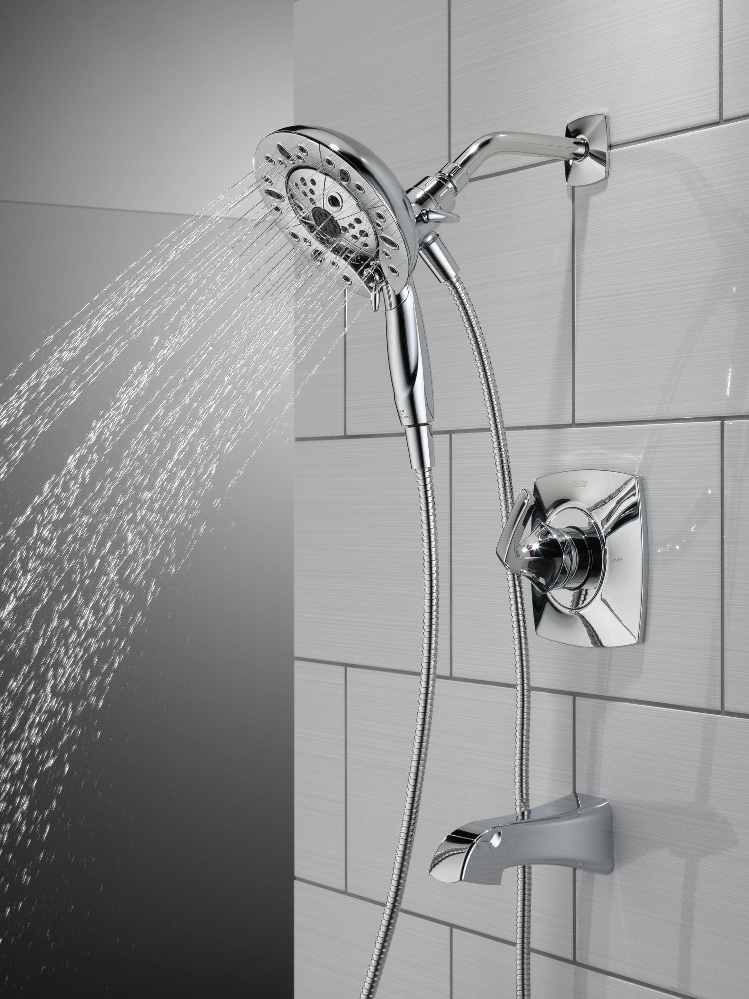 Grifo de bañera redonda y ducha con 1 mango cromado de función múltiple Delta Vesna con válvula 144789-I