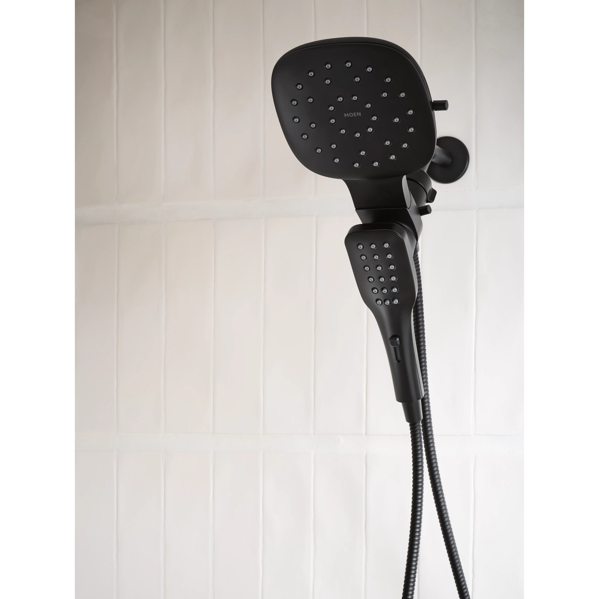 Grifo para Bañera y Ducha Multifunción Cuadrado en Negro Mate de Moen (Válvula se Vende por Separado) 220C5BL