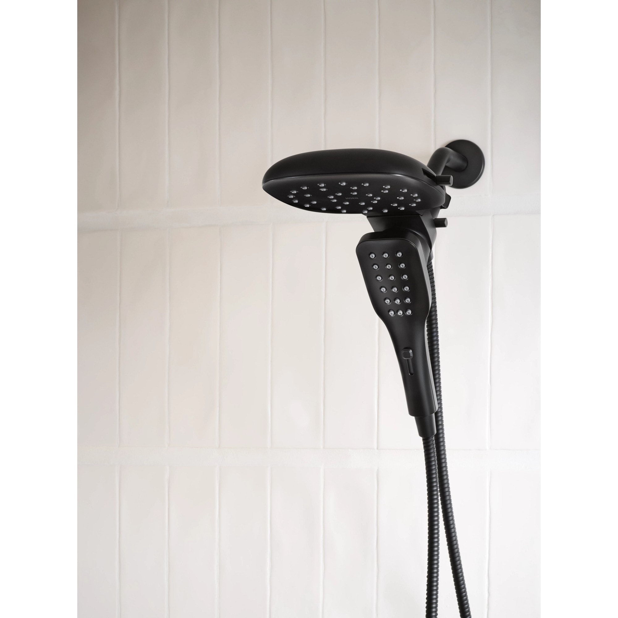 Grifo para Bañera y Ducha Multifunción Cuadrado en Negro Mate de Moen (Válvula se Vende por Separado) 220C5BL