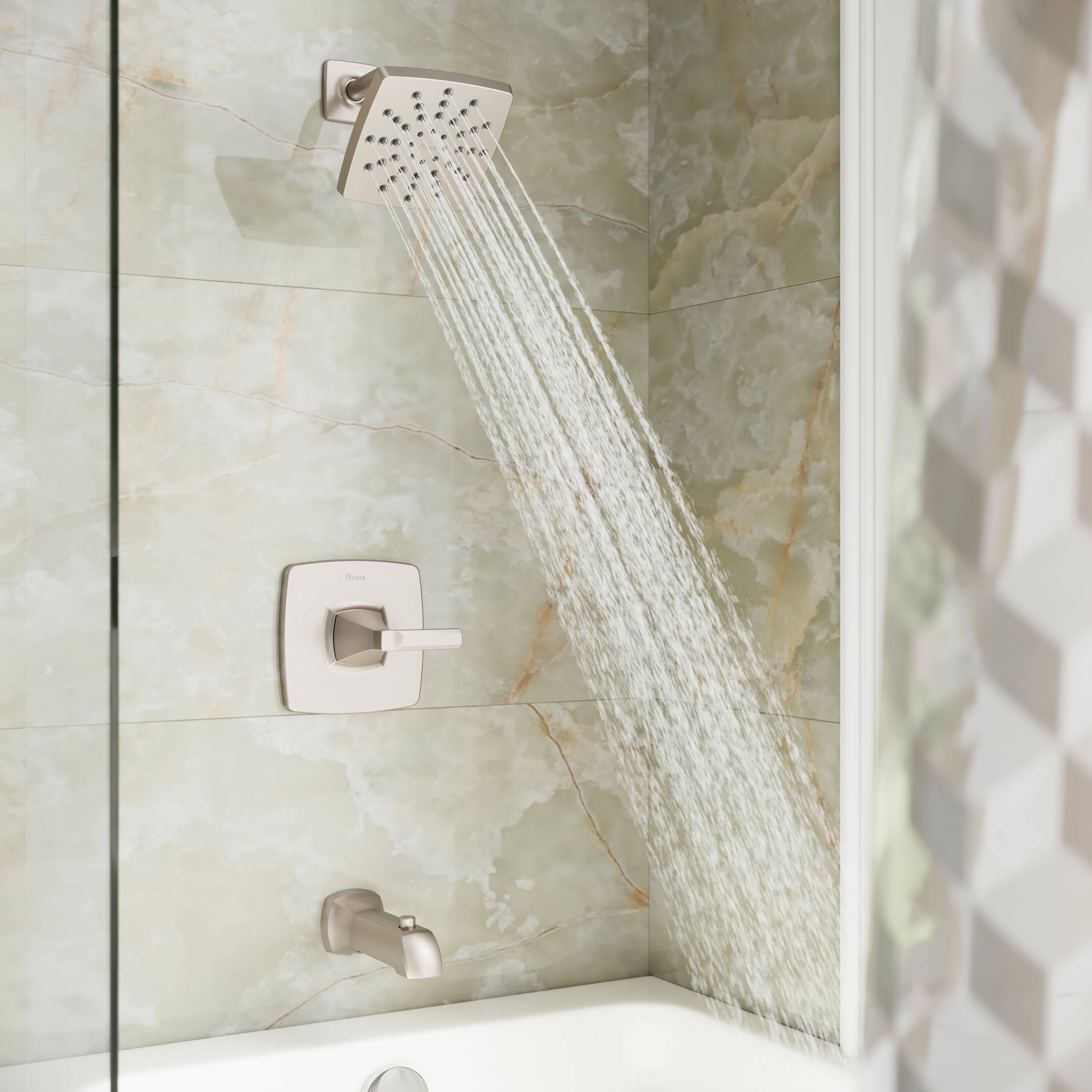 Grifo de bañera y ducha de una sola función de 6 pulgadas con válvula en níquel cepillado y defensa contra manchas Vaneri Pfister