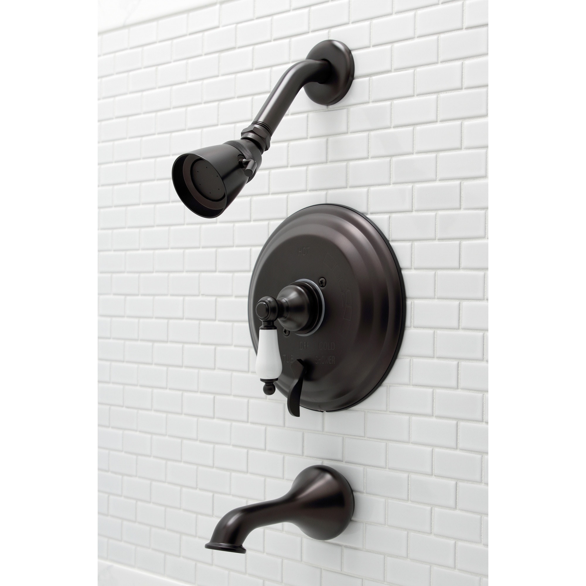 Elementos de diseño Nueva Orleans Bronce aceitado con 1 mango Función única Mezcladora de bañera y regadera redonda de 3.75 pulgadas con válvula EB36350PL